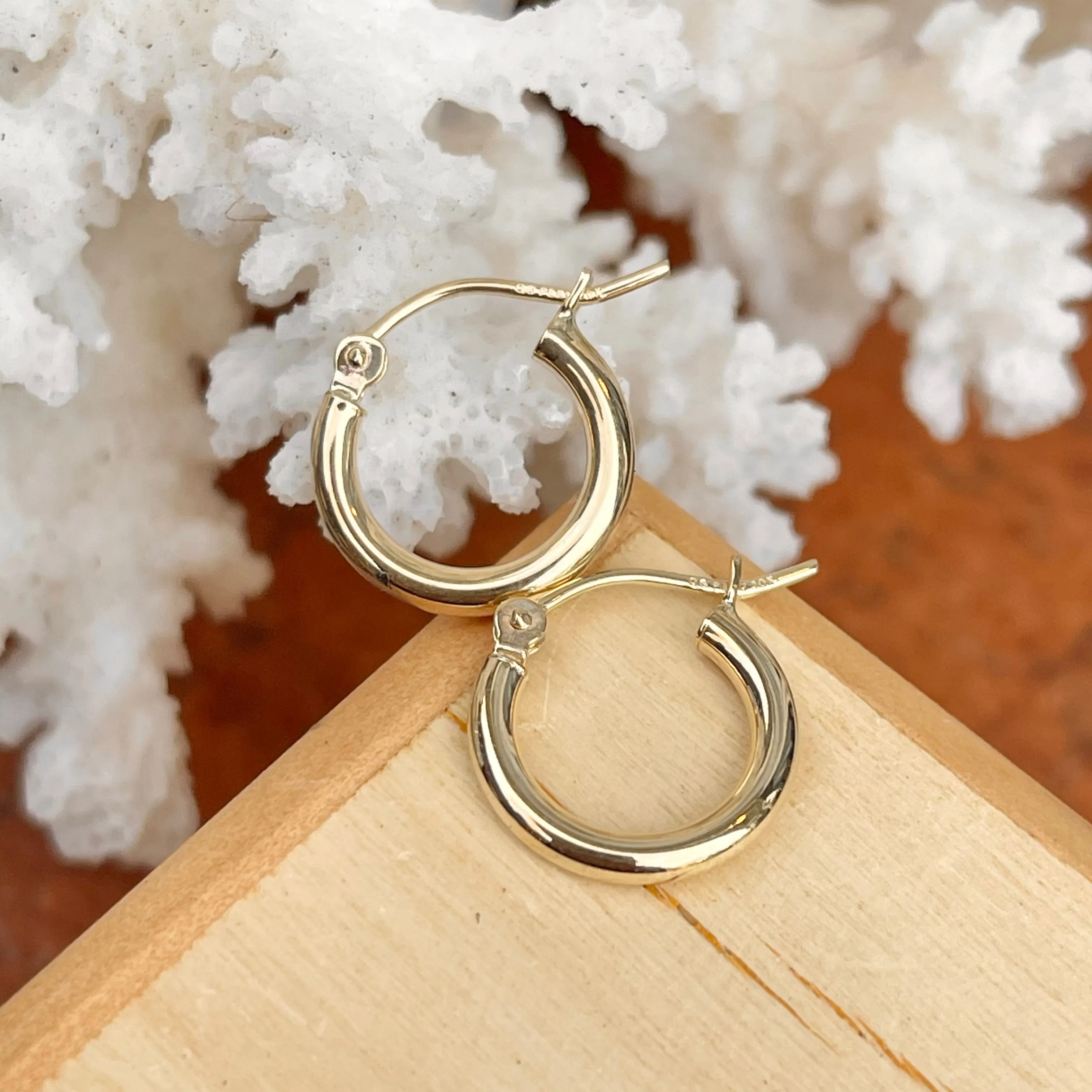10KT Yellow Gold 2mm Tube Hoop Earrings 9mm