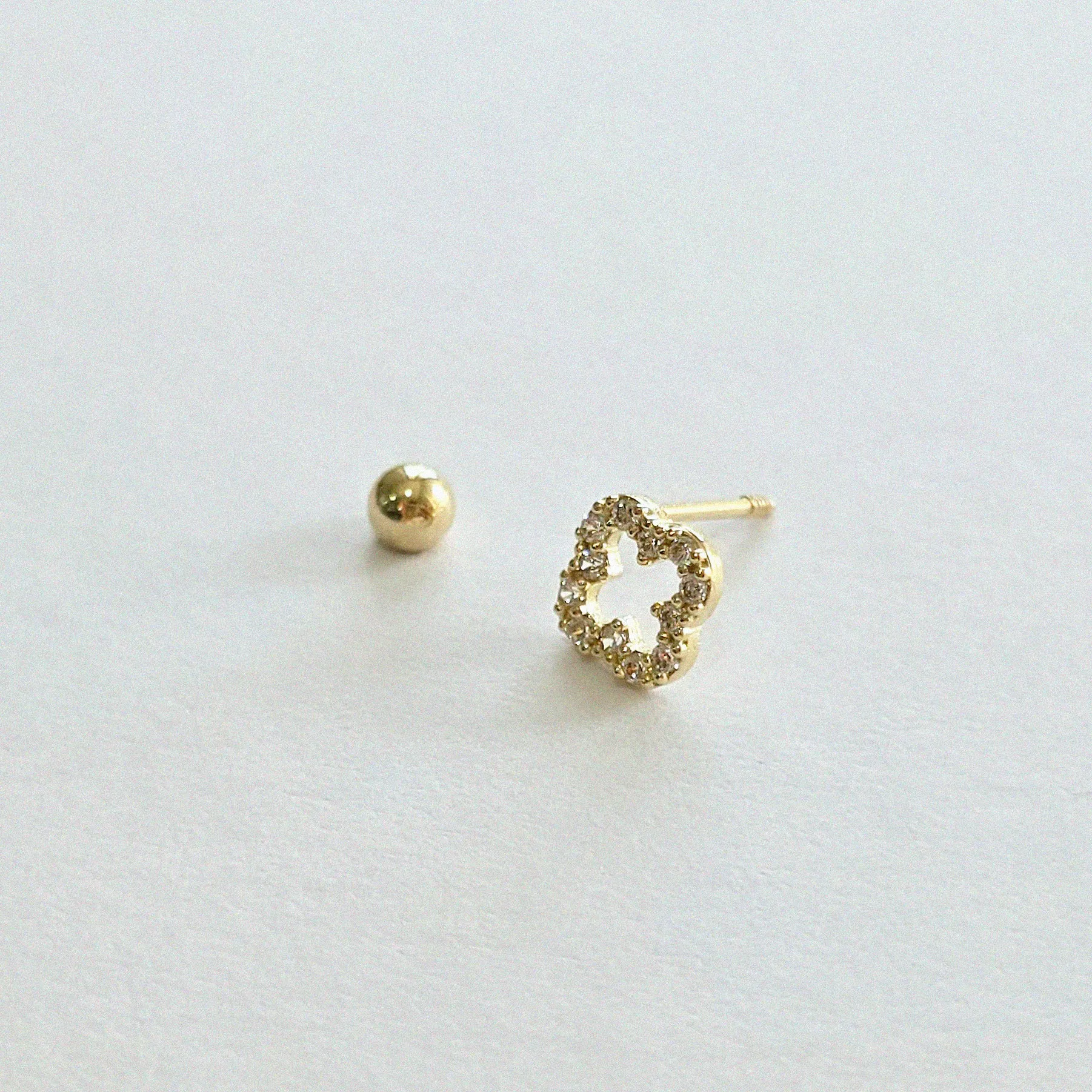 14K Crystal Clover Cartilage Earring