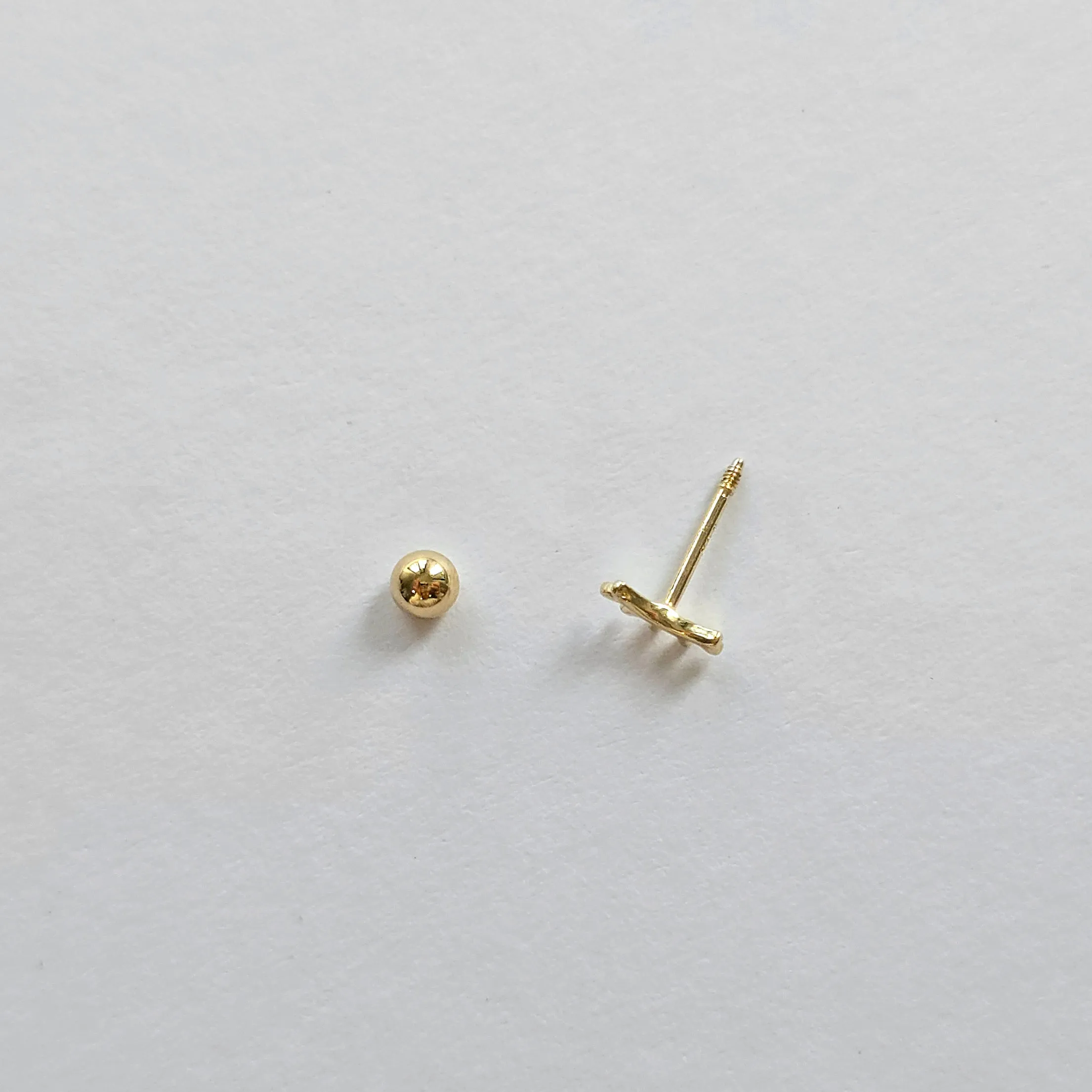 14K Eyelash Cartilage Earring