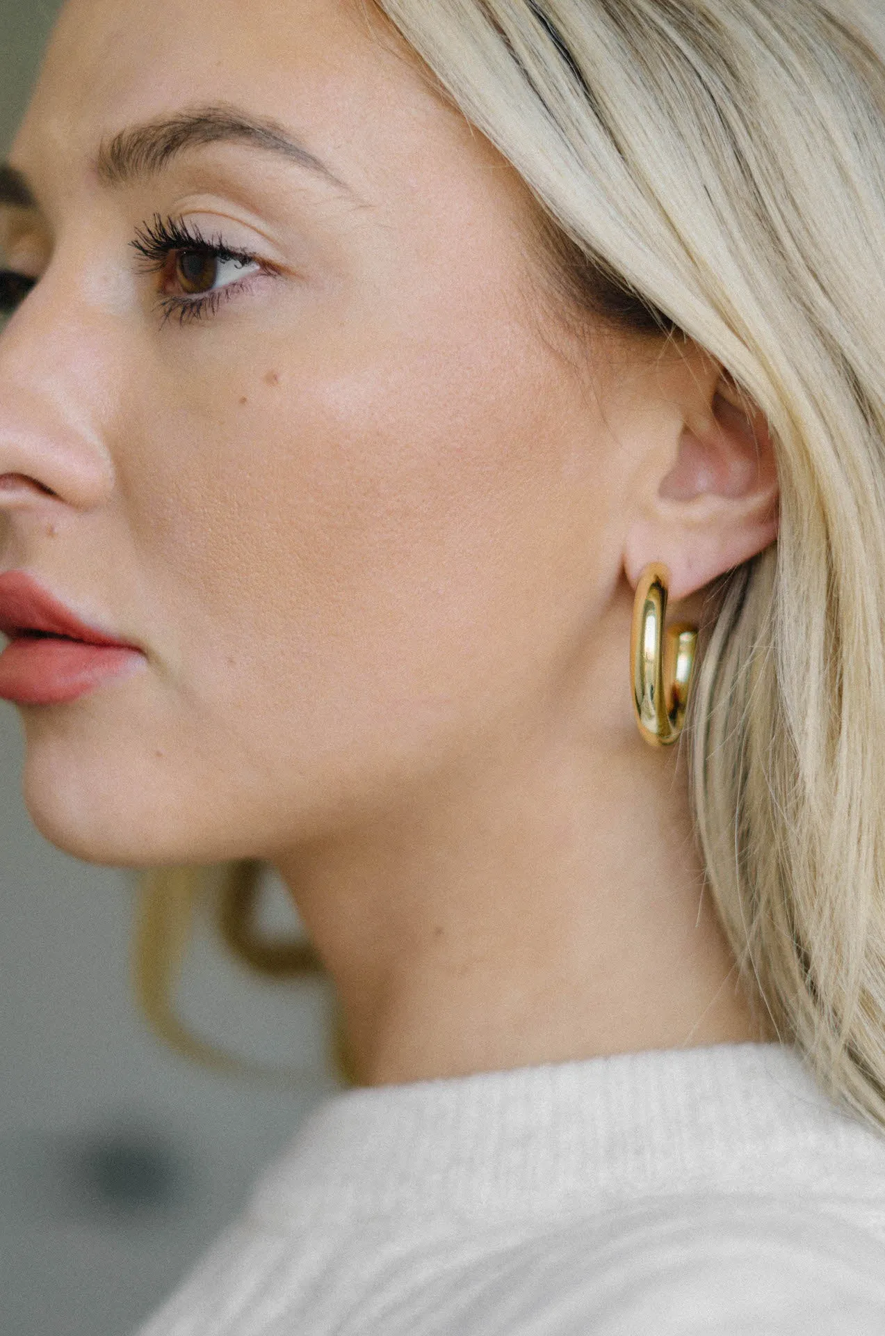 14K Gold Chunky Hollow Hoop Earrings