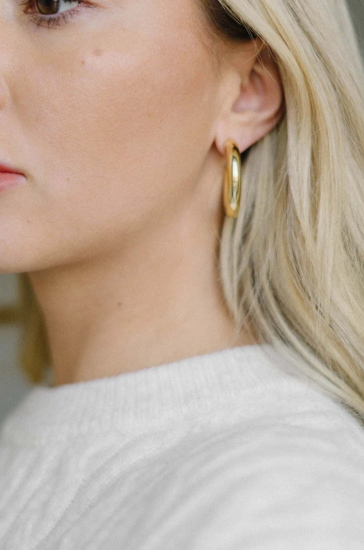 14K Gold Chunky Hollow Hoop Earrings