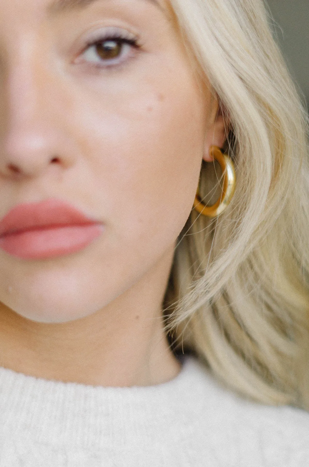 14K Gold Chunky Hollow Hoop Earrings