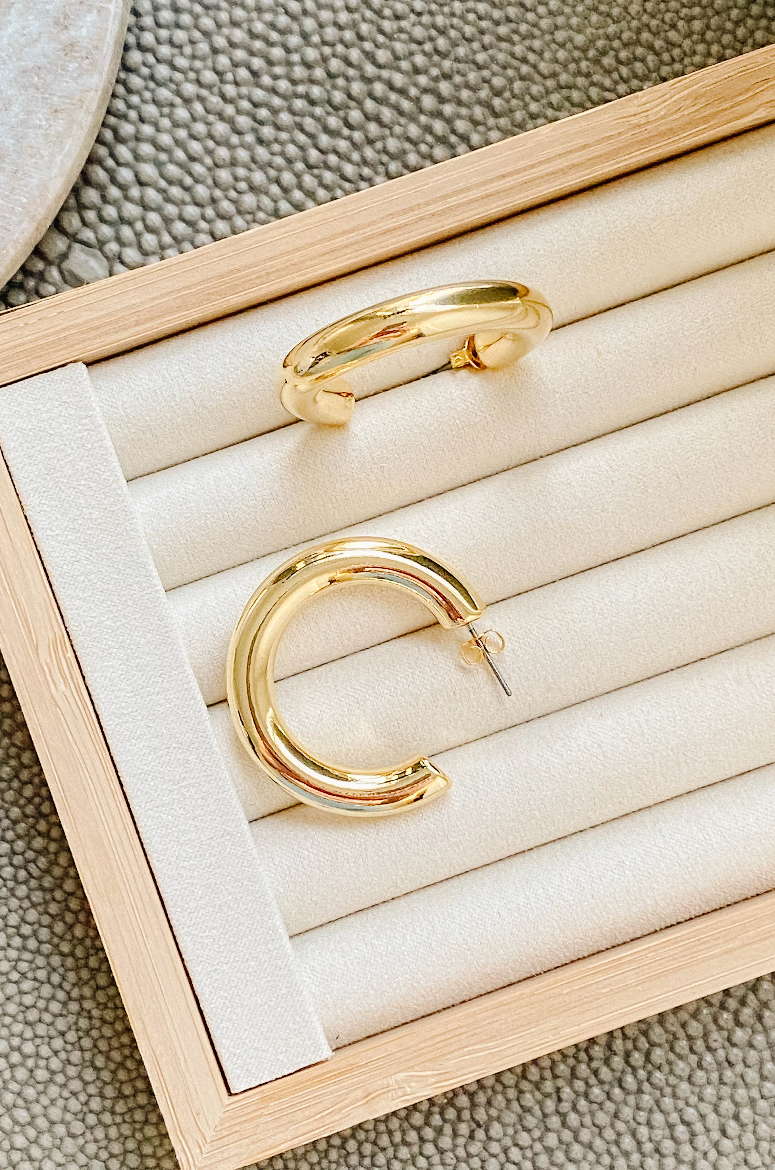 14K Gold Chunky Hollow Hoop Earrings