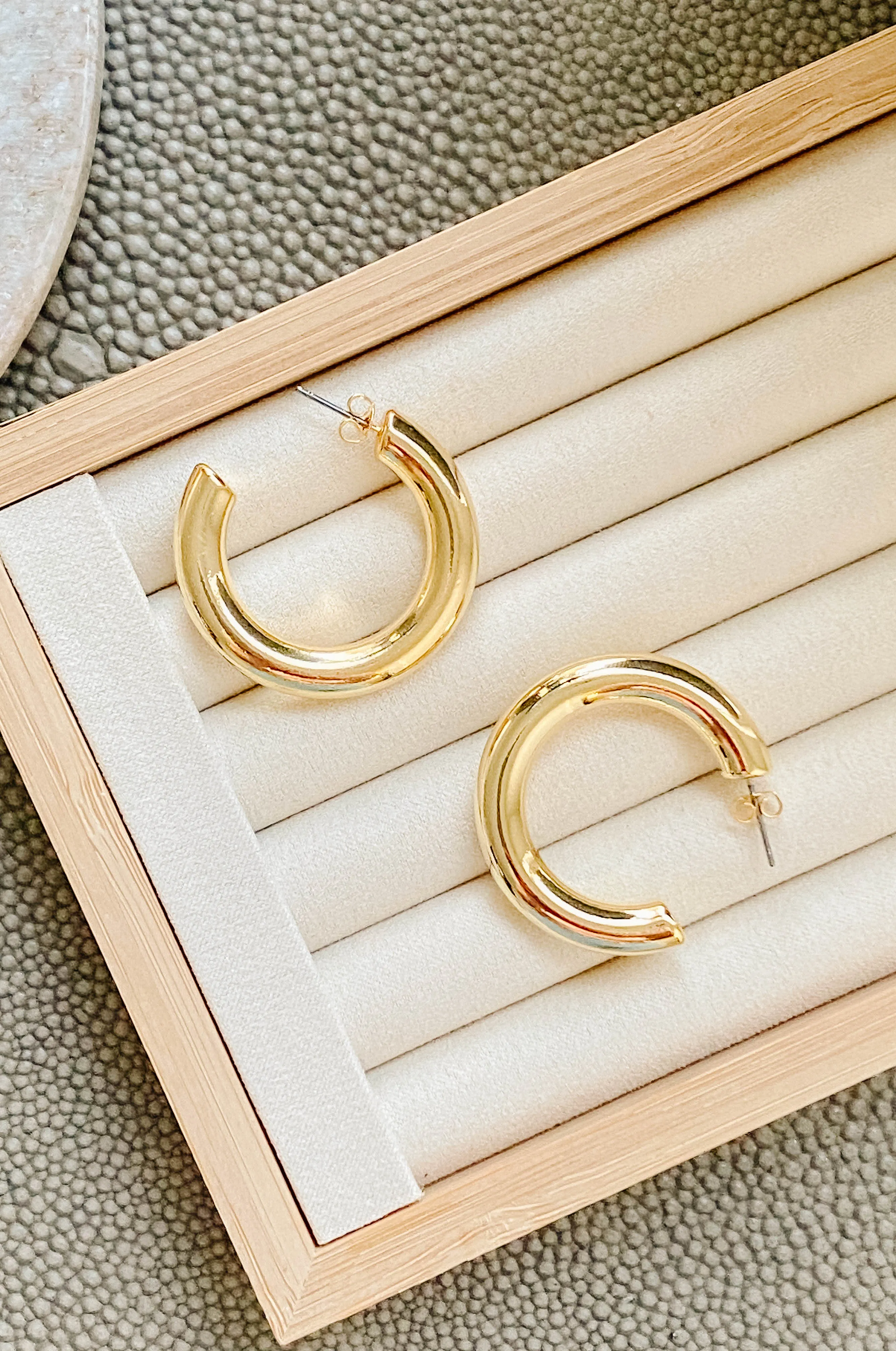 14K Gold Chunky Hollow Hoop Earrings