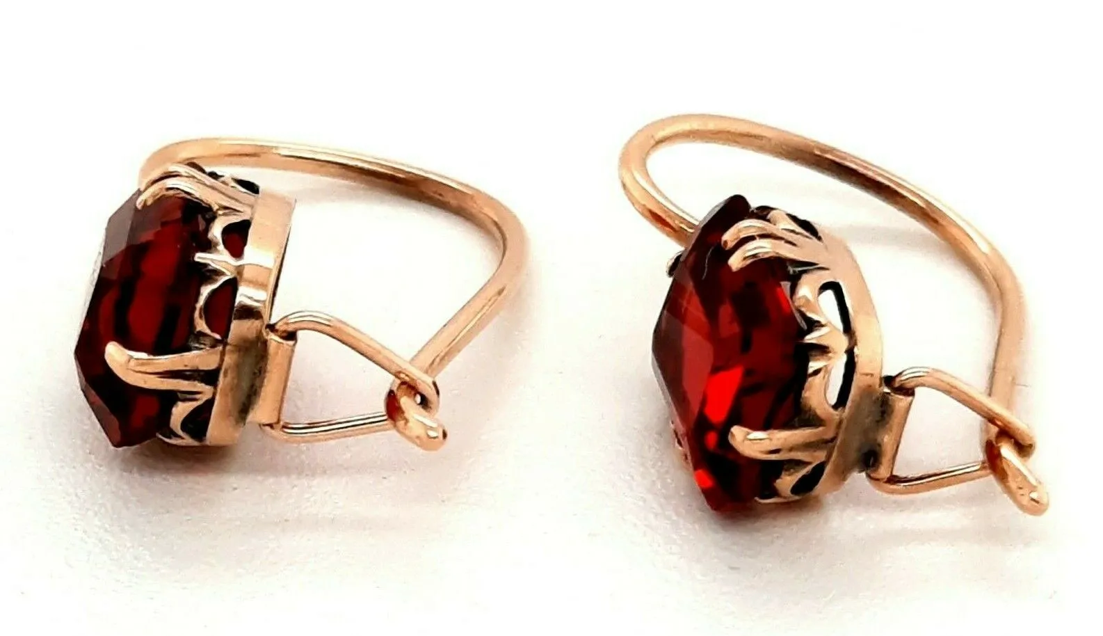 18ct Yellow Gold Red Glass Earrings