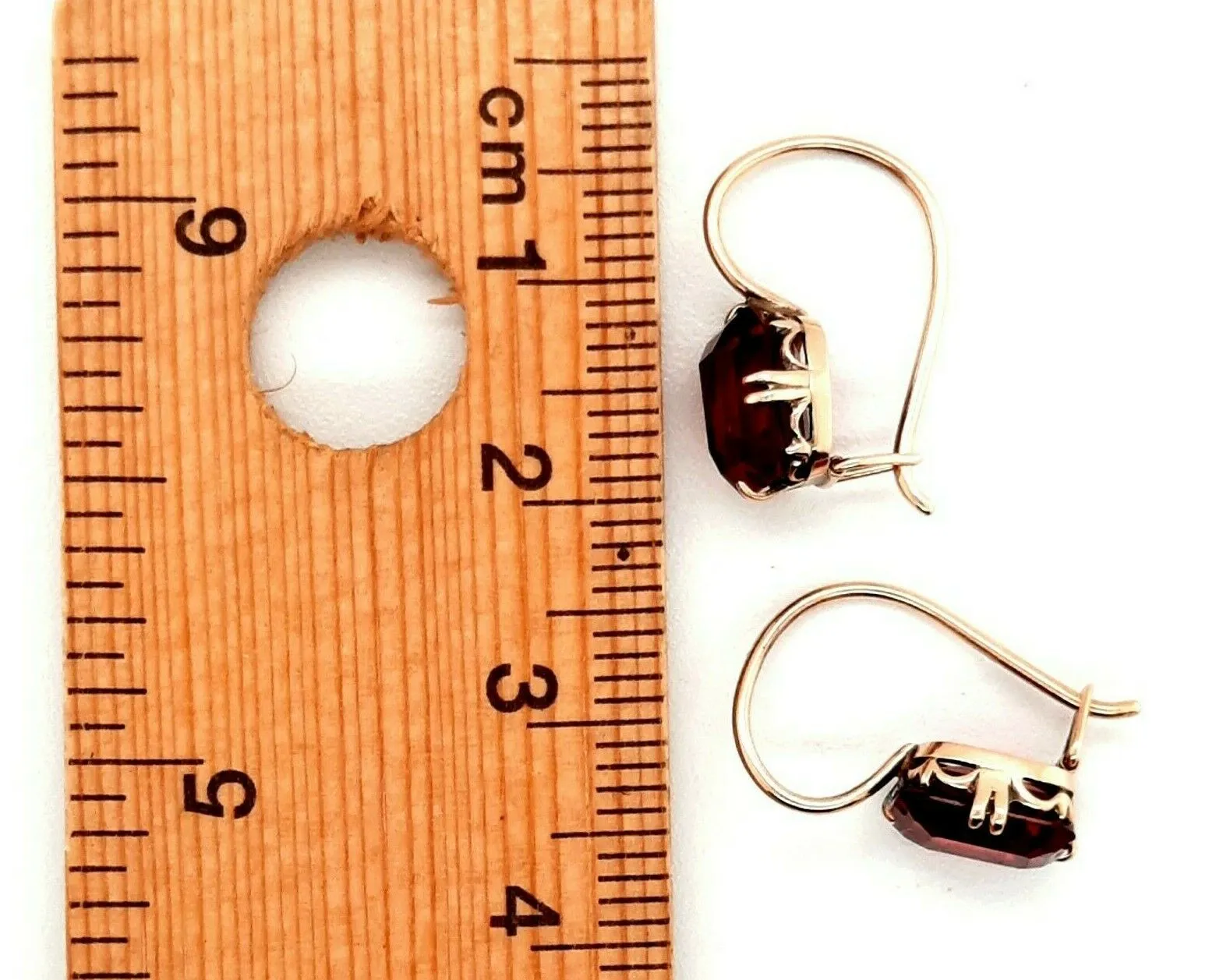 18ct Yellow Gold Red Glass Earrings