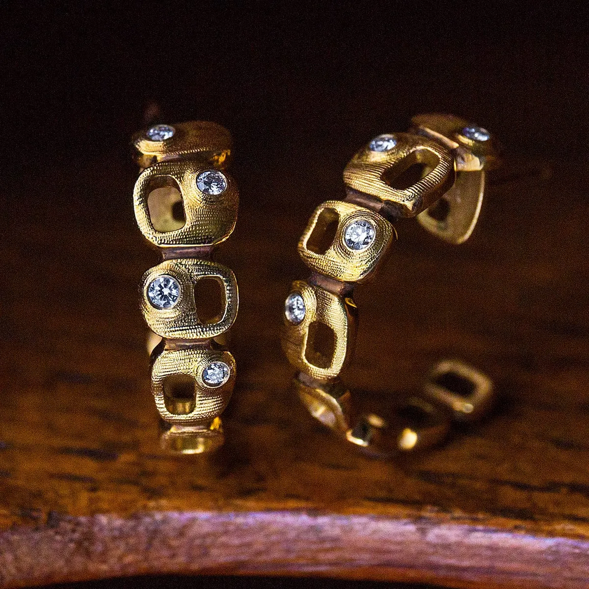 18K Totem Diamond Earrings - E-222
