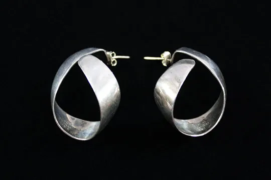 1980s Vintage Taxco Sterling Silver Ribbon Earrings