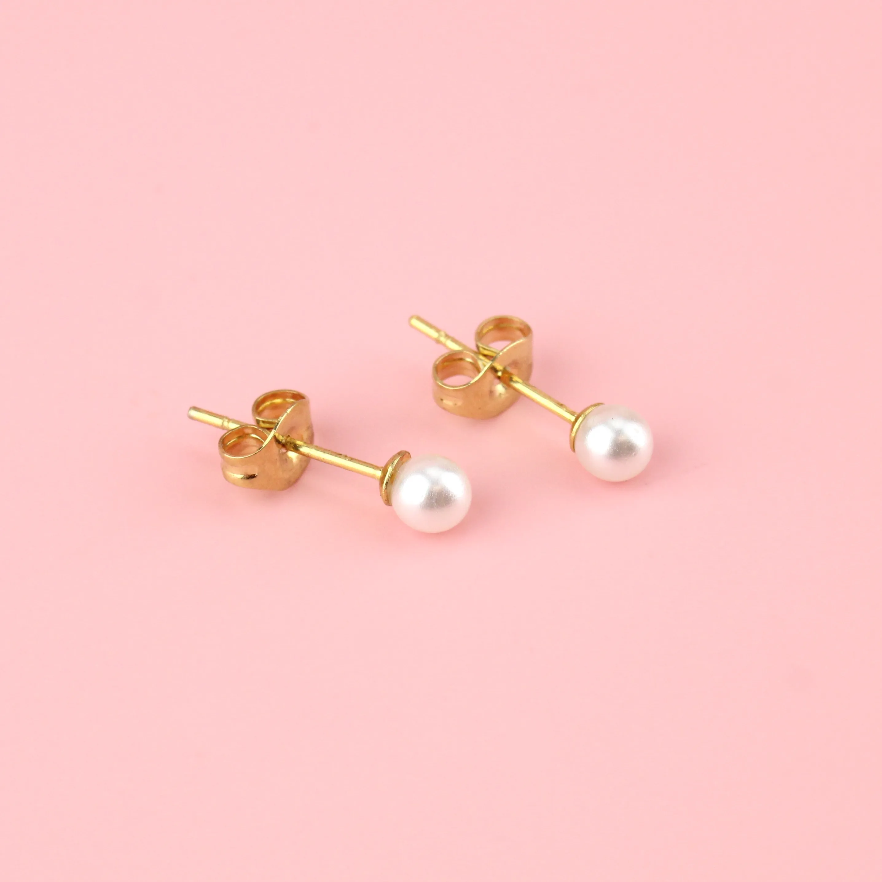 4mm Pearl Stud Earrings (Gold Plated)