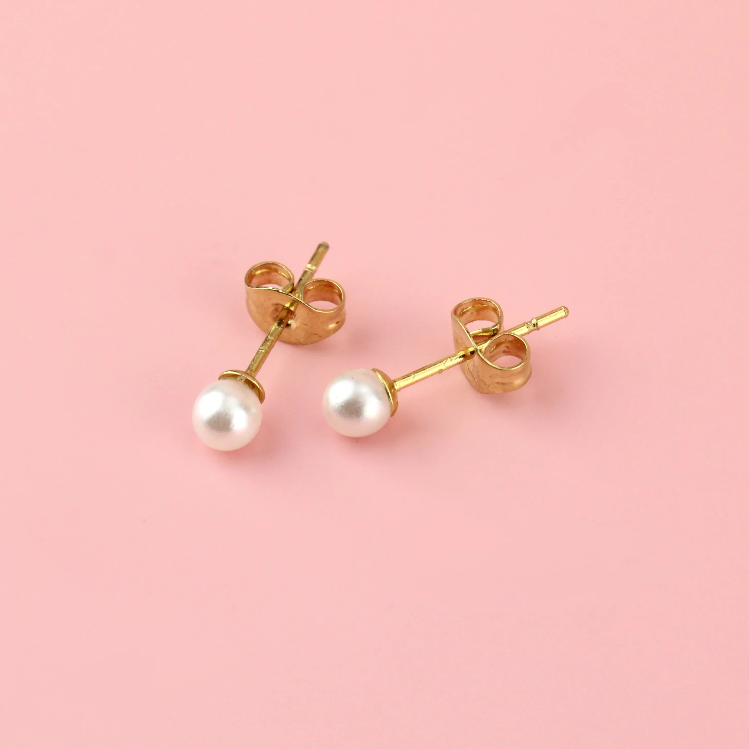 4mm Pearl Stud Earrings (Gold Plated)