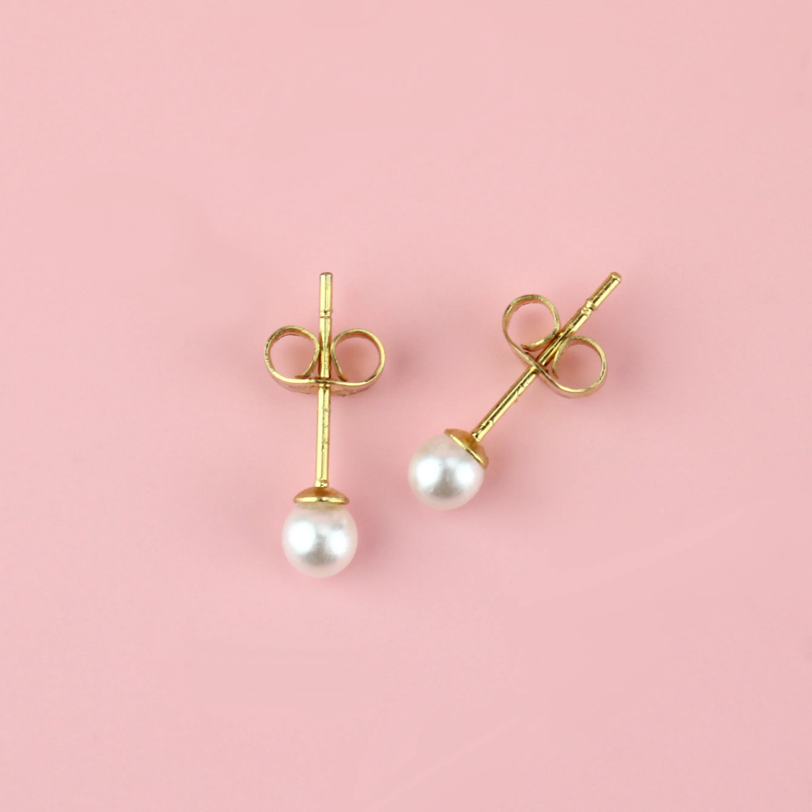 4mm Pearl Stud Earrings (Gold Plated)