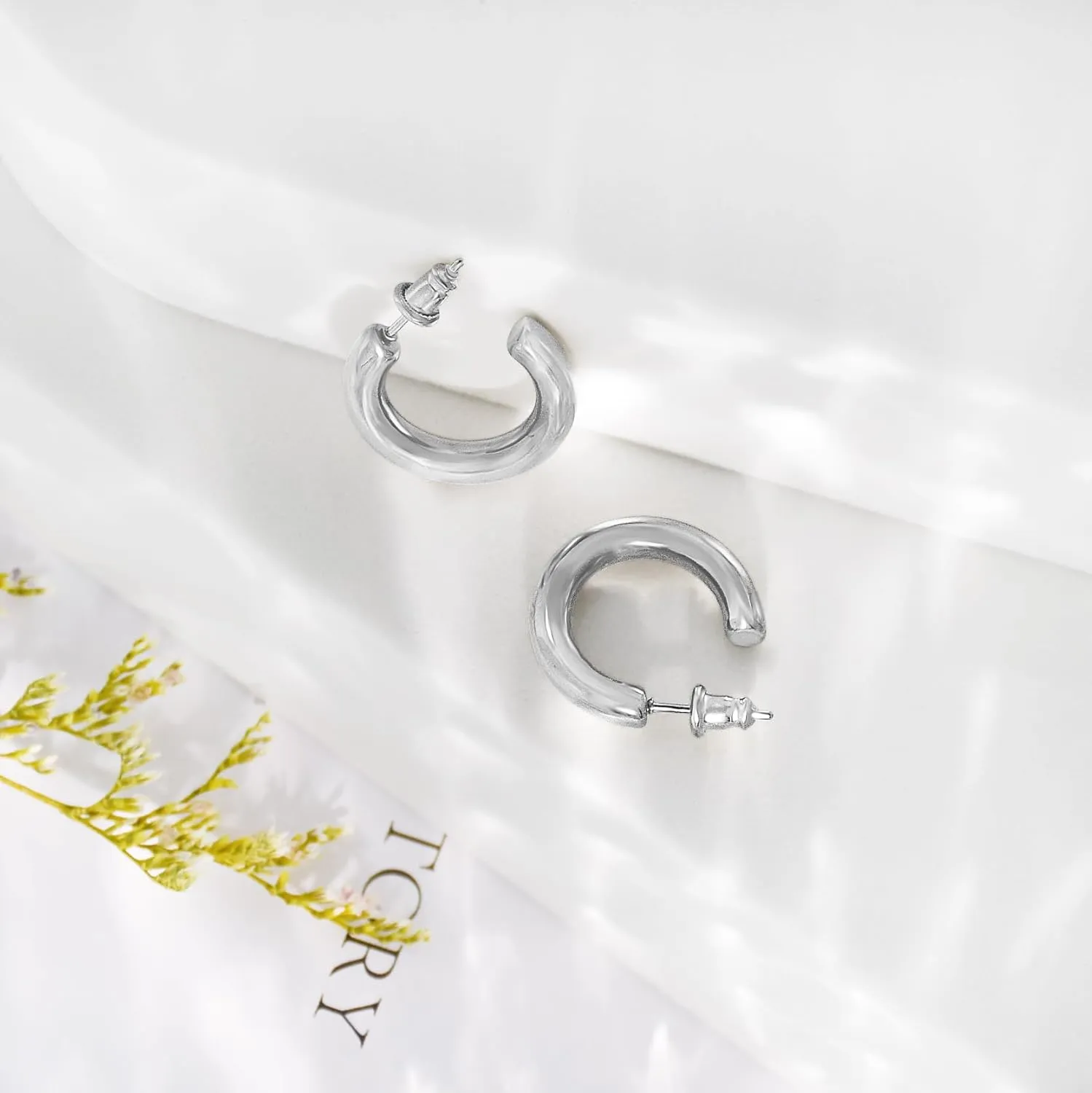 4mm Thick Chunky Gold Hoop Earrings for Woman Girls Sensitive Ears,18K Gold Plated Lightweight Chunky Open Hoops Minimalist Hooped Gifts Bff Birthday