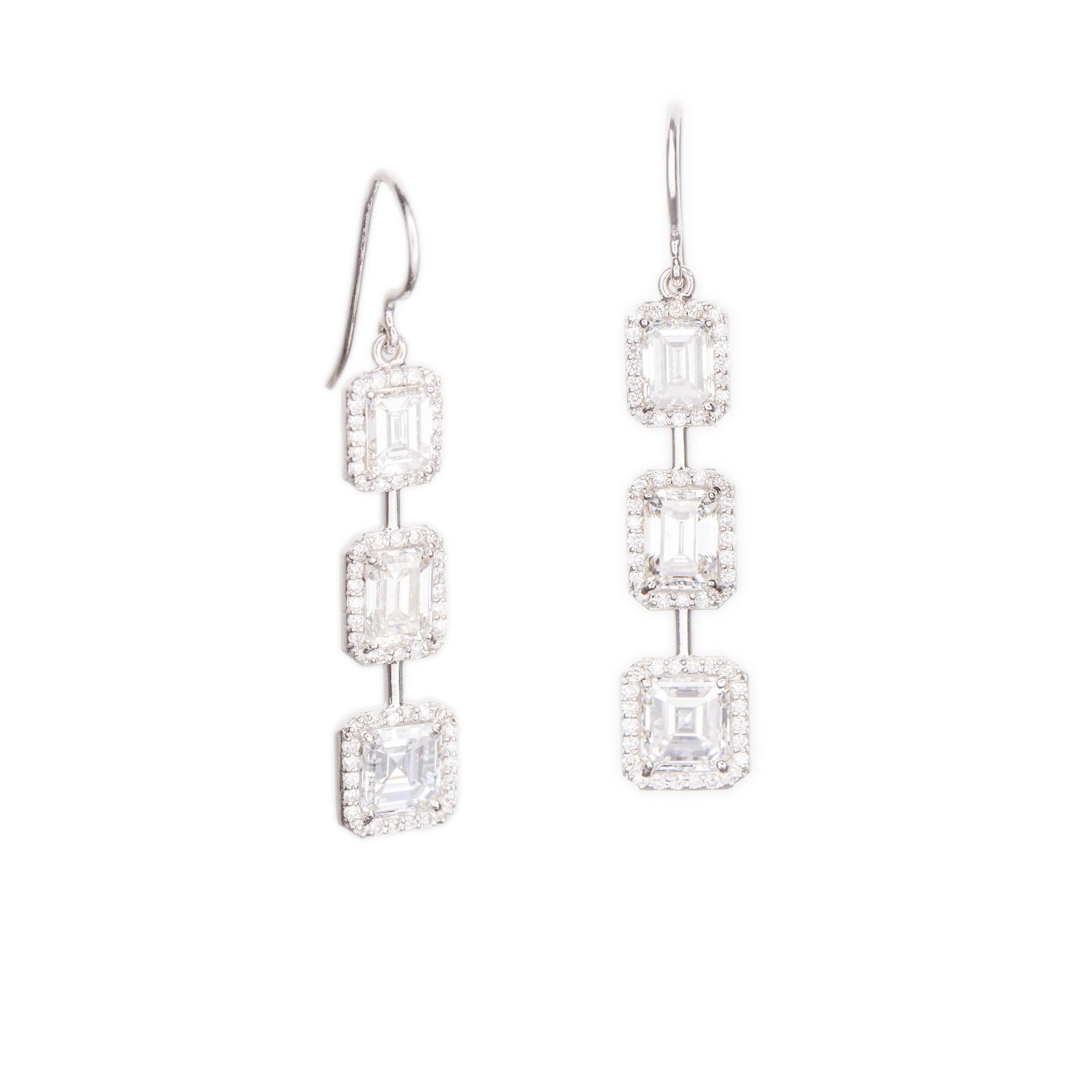 5.93ct 18k White Gold Diamond Dangle Earrings