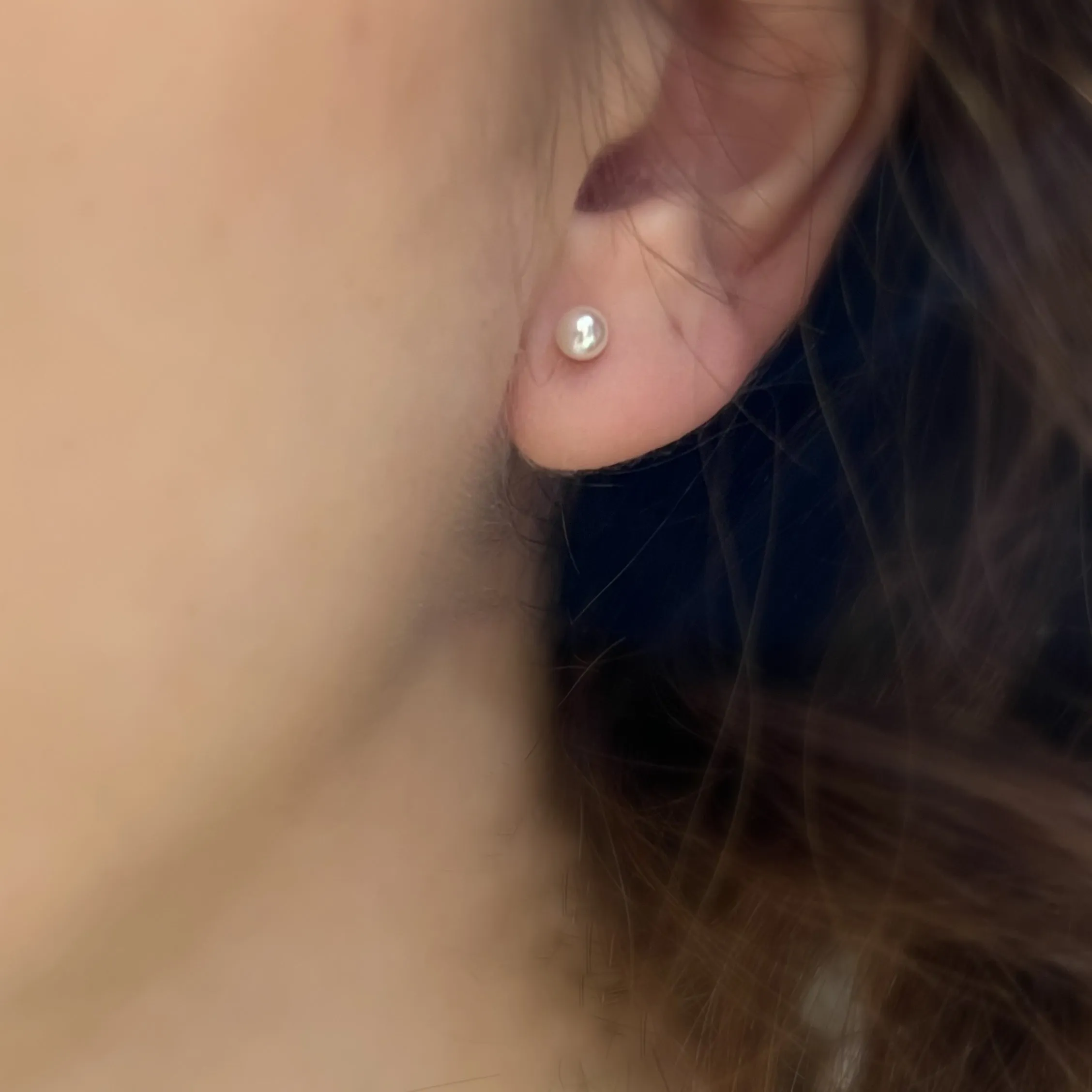 9ct Yellow Gold 4mm Round Cultured Pearl Stud Earrings