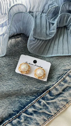 Amy pearl studs