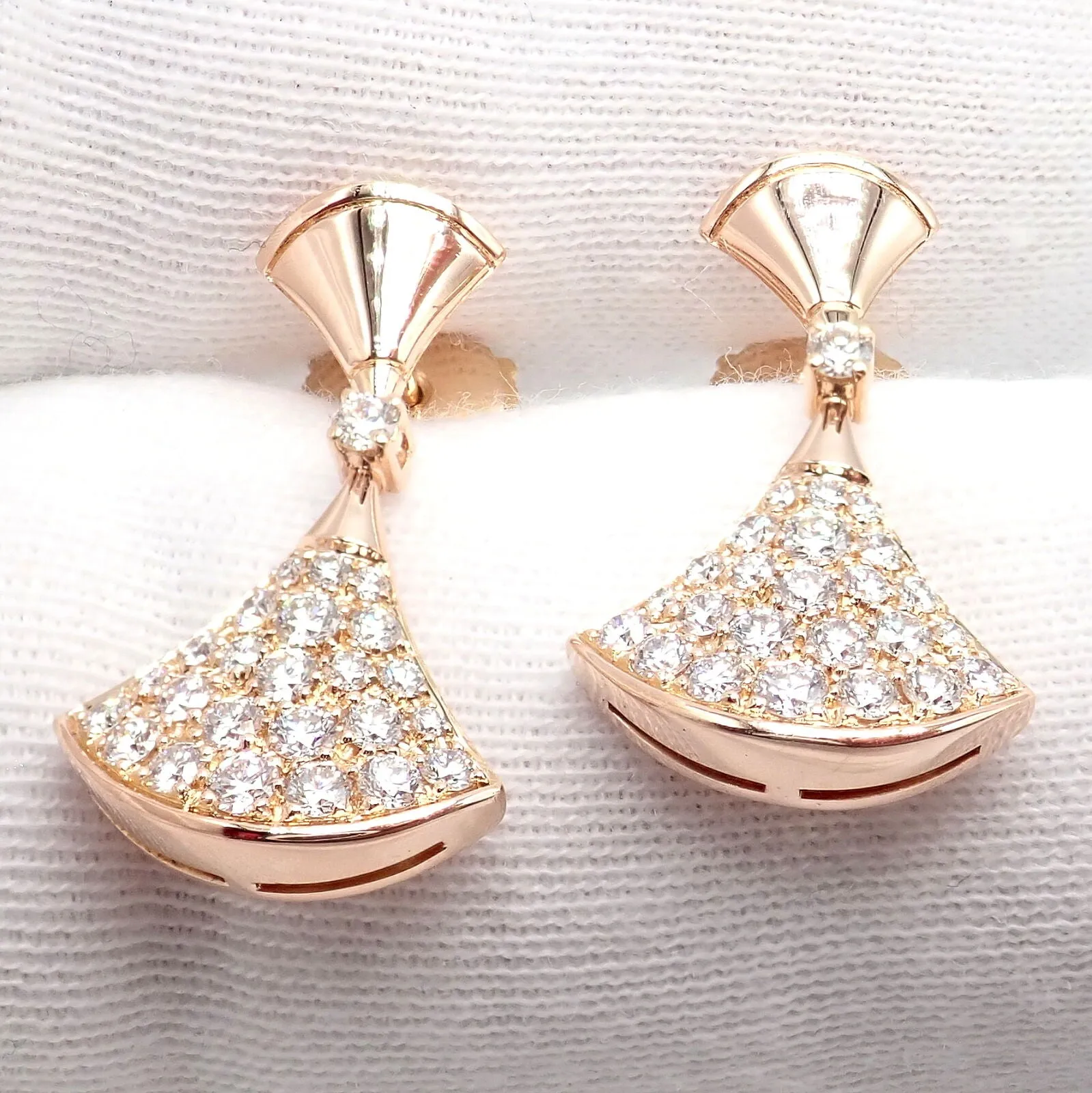 Authentic! Bulgari Bvlgari 18k Rose Gold Diamond Diva Dream Earrings