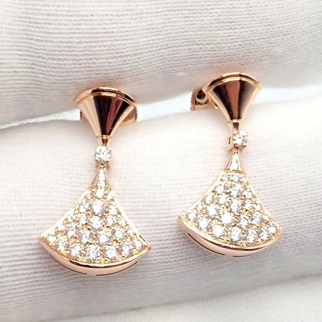 Authentic! Bulgari Bvlgari 18k Rose Gold Diamond Diva Dream Earrings