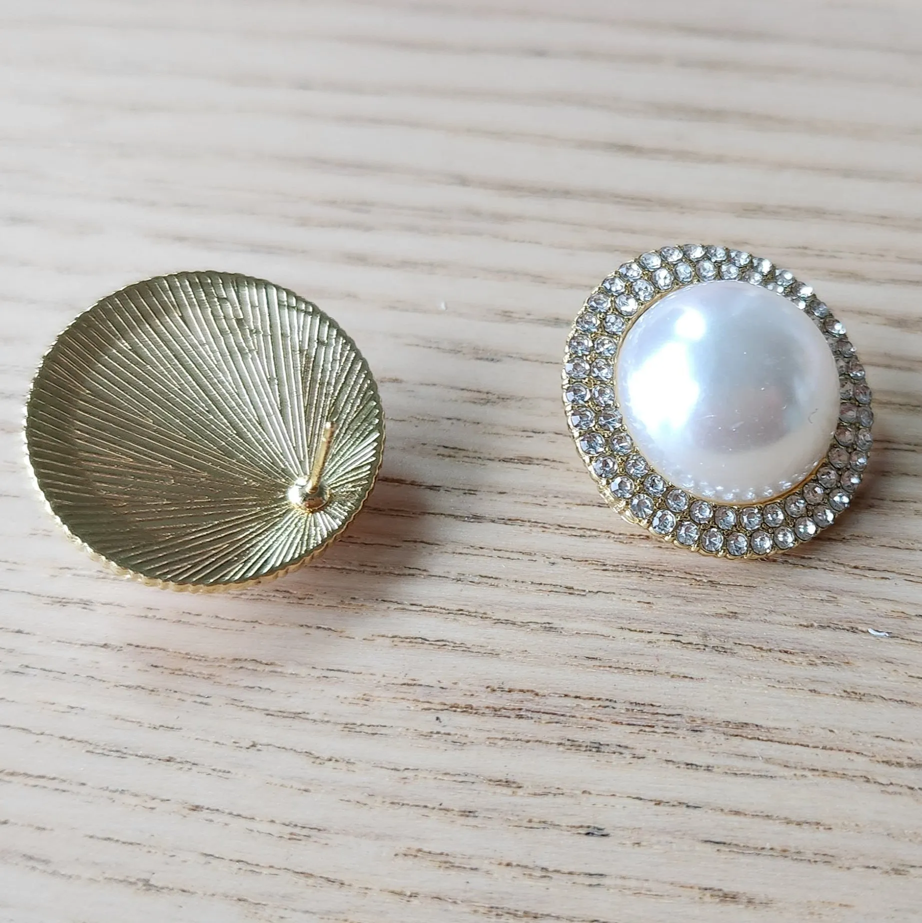 Big Pearl Studs Earrings With Sparkles | Style No. 211