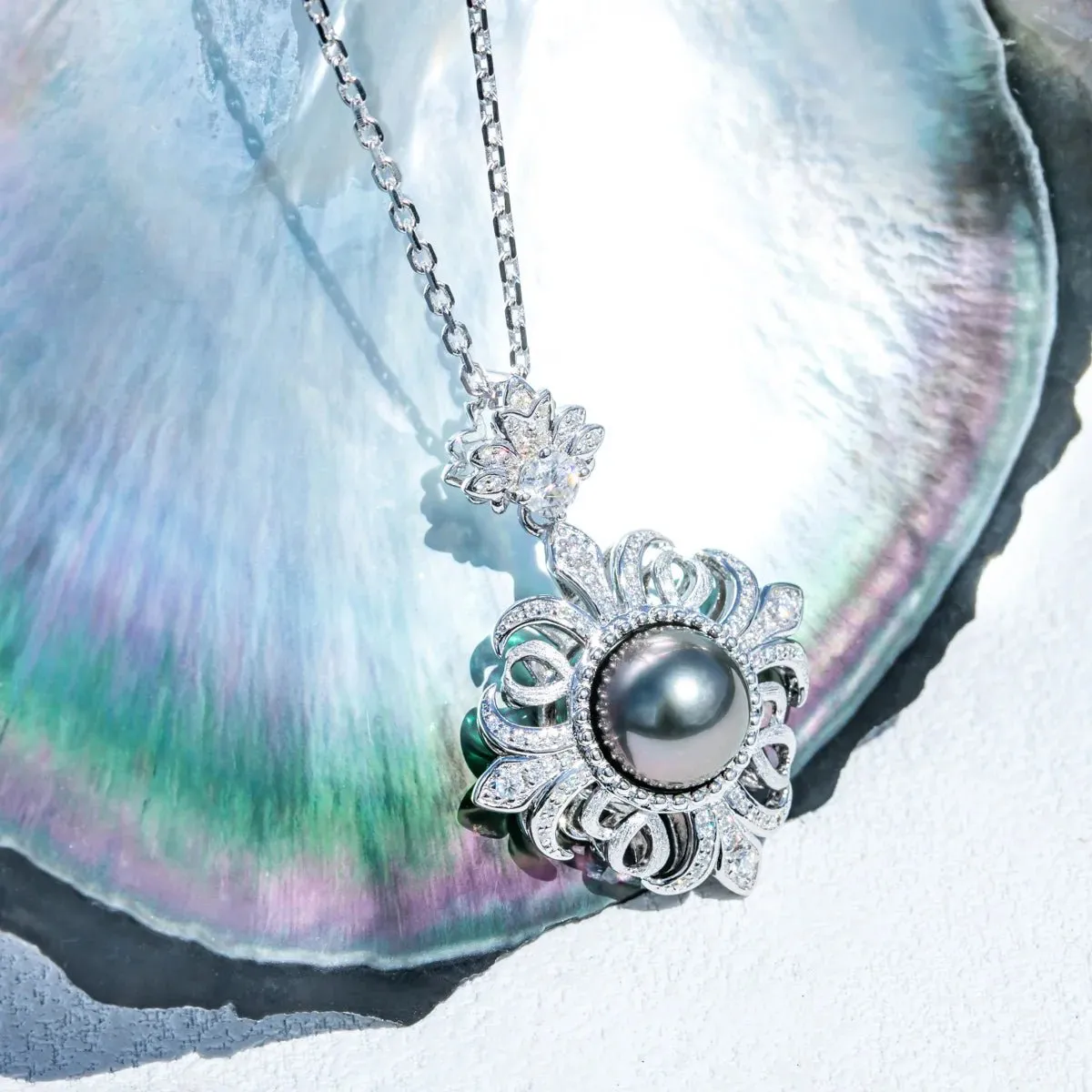 Black Tahitian Seawater Pearl Necklace with Diamond