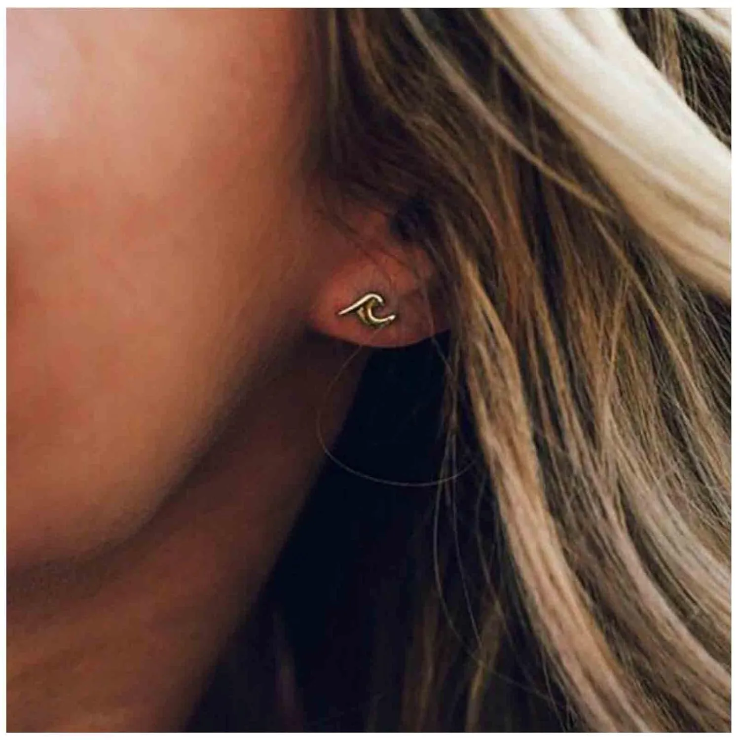 Bohemia Tiny Wave Earrings Gold Ocean Wave Studs Earrings Summer Beach Sea Earrings Minimalist Earrings Jewelry for Women