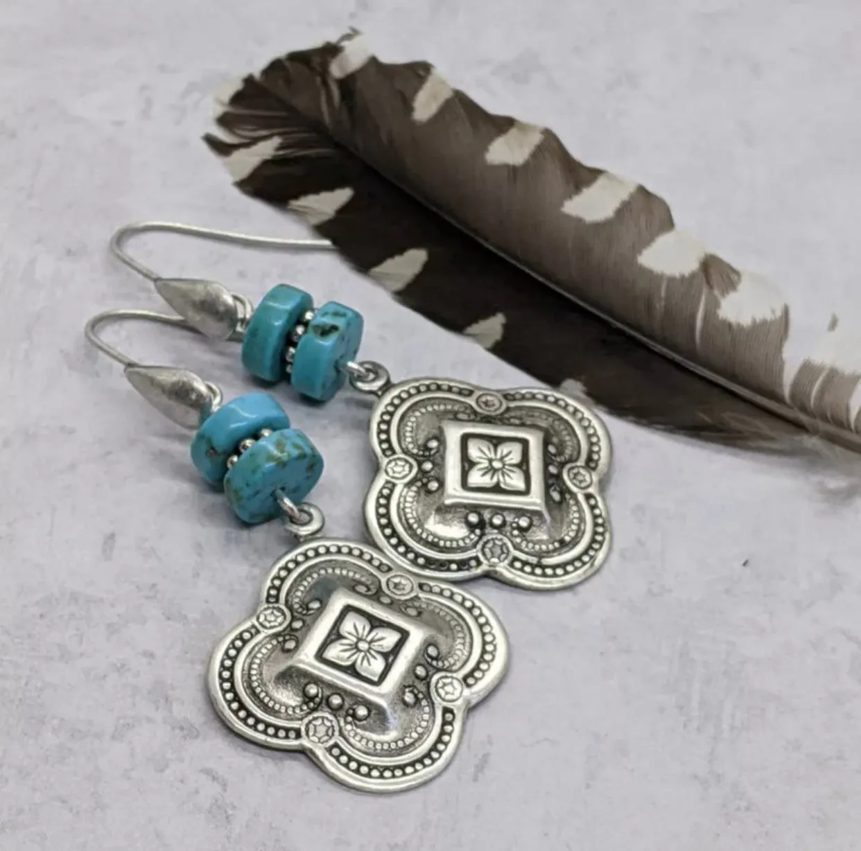 Bohemia Turquoise Beads Flower Metal Earrings Ethnic Jewelry Antique Silver Color Carved Drop Dangle Earrings For Women