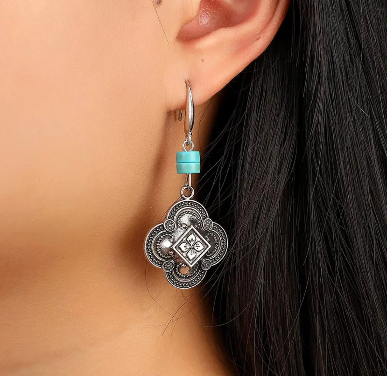 Bohemia Turquoise Beads Flower Metal Earrings Ethnic Jewelry Antique Silver Color Carved Drop Dangle Earrings For Women