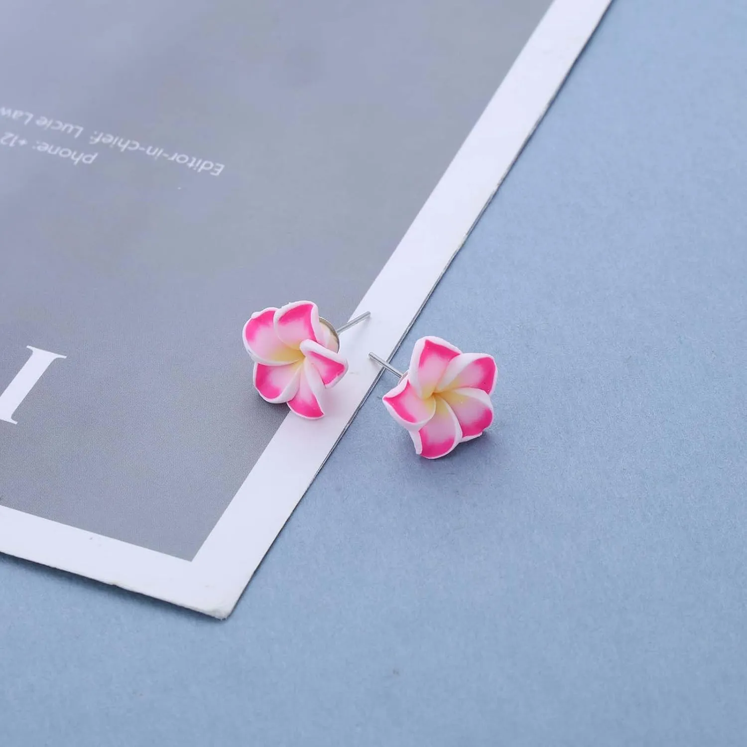 Bohemian Enamel Flower Stud Earrings Acrylic Flower Stud Earrings Small Floral Petal Earrings Minimalist Resin Flower Petal Earrings Jewelry for Women(Green)