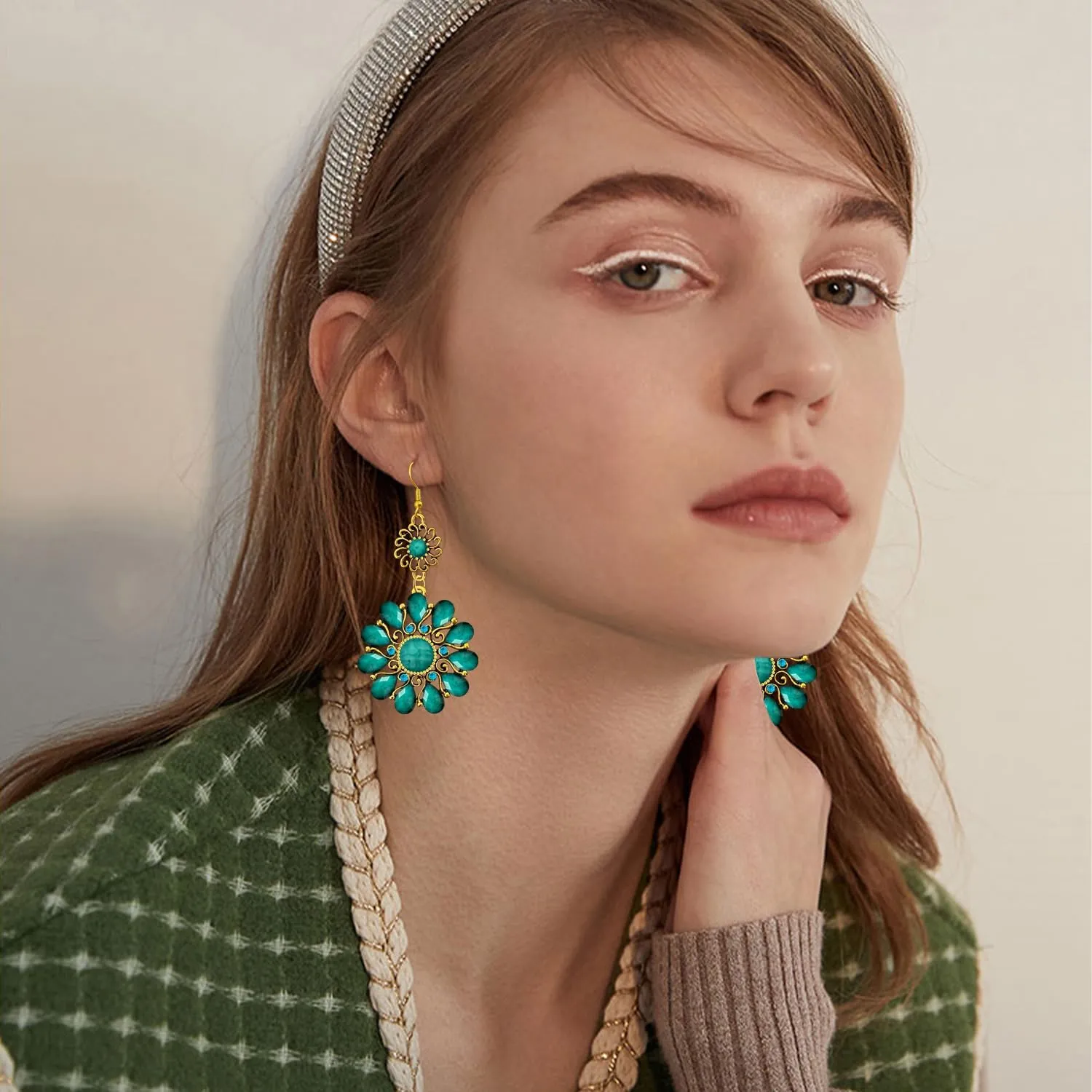 Bohemian Vintage Sparkly Crystal Flower Dangle Drop Earrings Retro Floral Rhinestone Chandelier Earring For Women