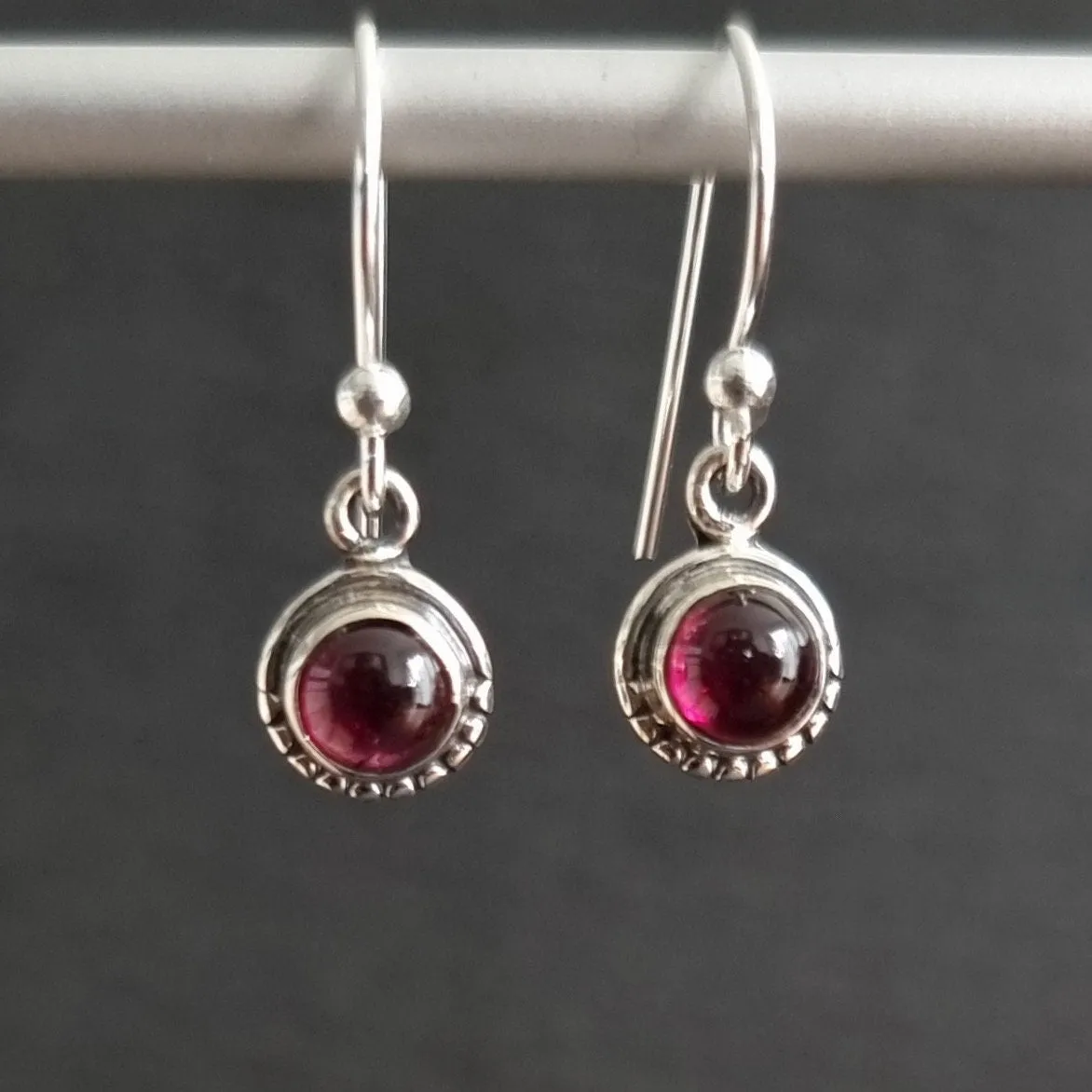 Boho Round 5mm / 6mm Garnet 925 Silver Earrings, E86G