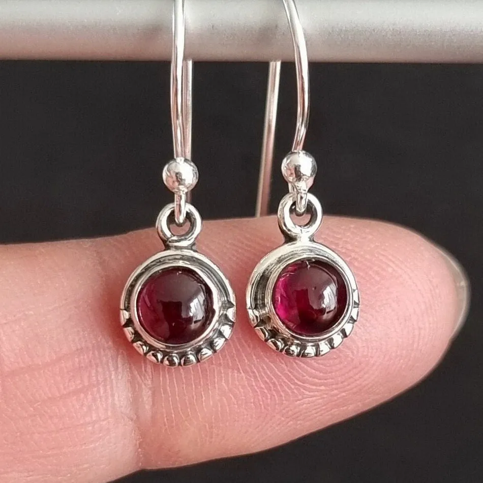 Boho Round 5mm / 6mm Garnet 925 Silver Earrings, E86G