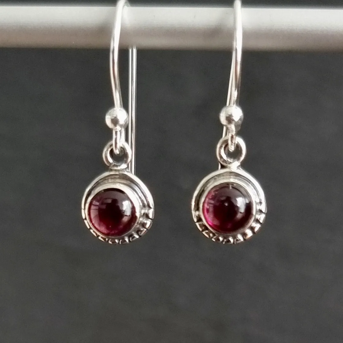 Boho Round 5mm / 6mm Garnet 925 Silver Earrings, E86G