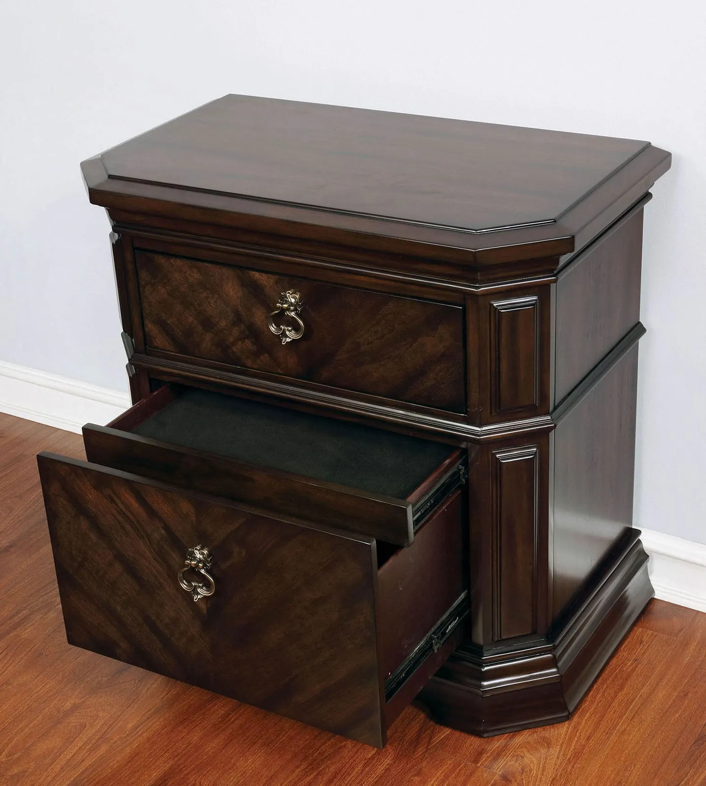 Calliope Espresso 5 Pc. Queen Bedroom Set w/ 2NS