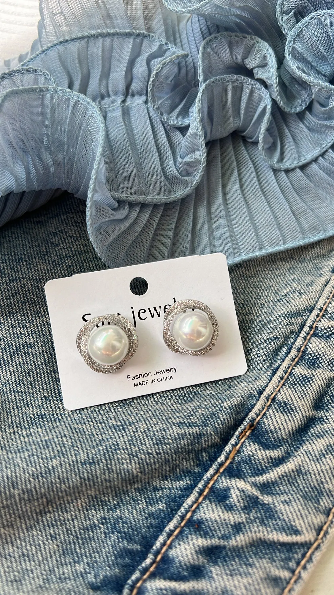 Cally pearl studs
