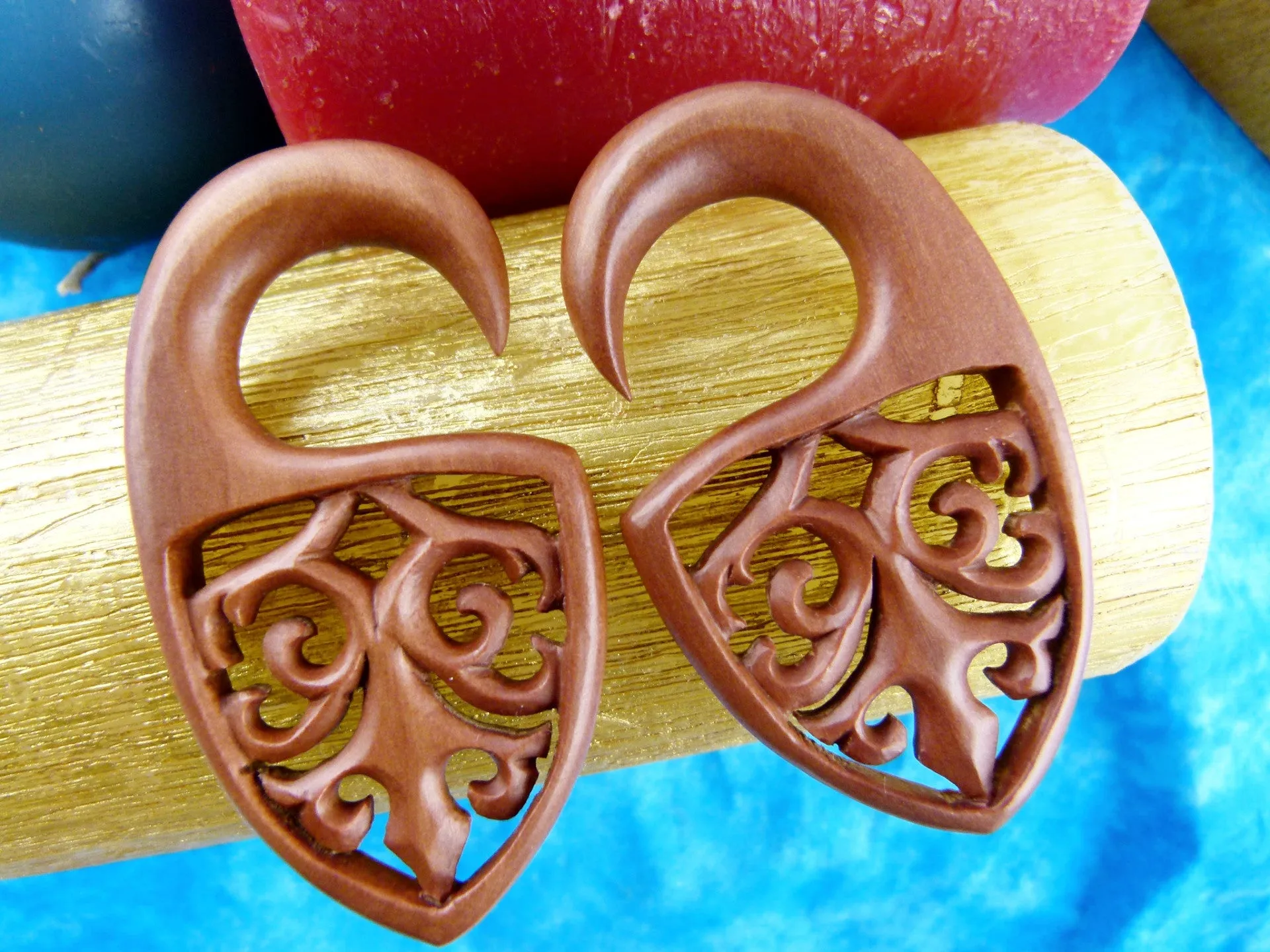 Carved Wooden Hanging Plugs - (Pair) - A040