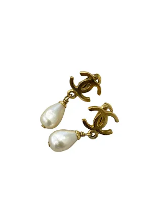 Chanel cc gripoix pearl earring AWL4521