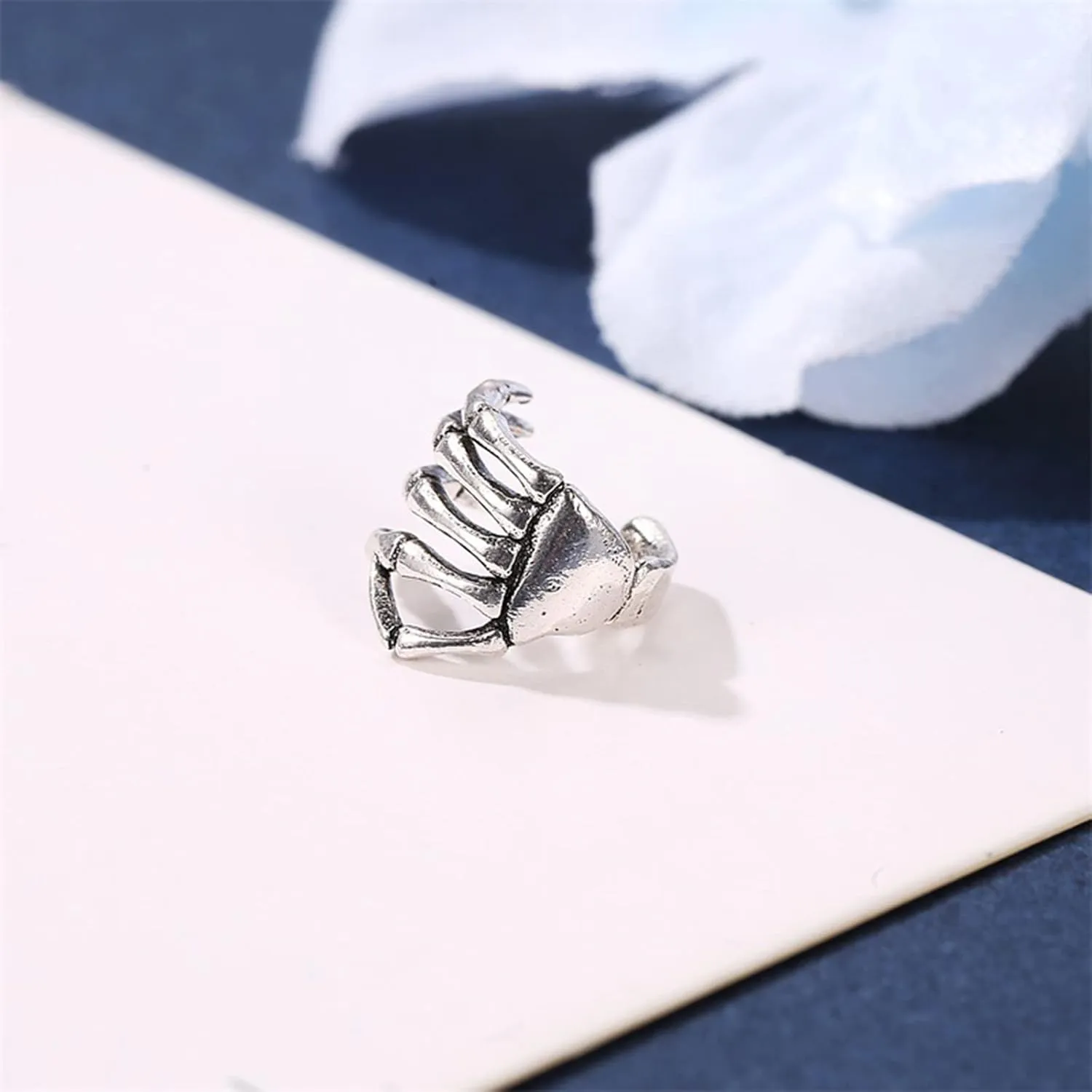 Clip on Hoop Earrings Punk Clip Spine Hand Ear Ears Earrings Clip Personality Ear Style No Pierced Earrings Quirky Rings
