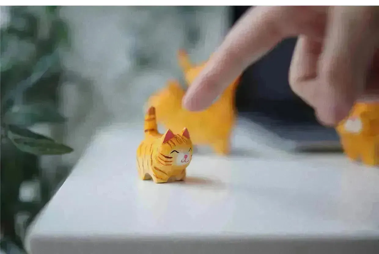 Creative Decorative Hand carved wooden Cat Trinkets Ornaments