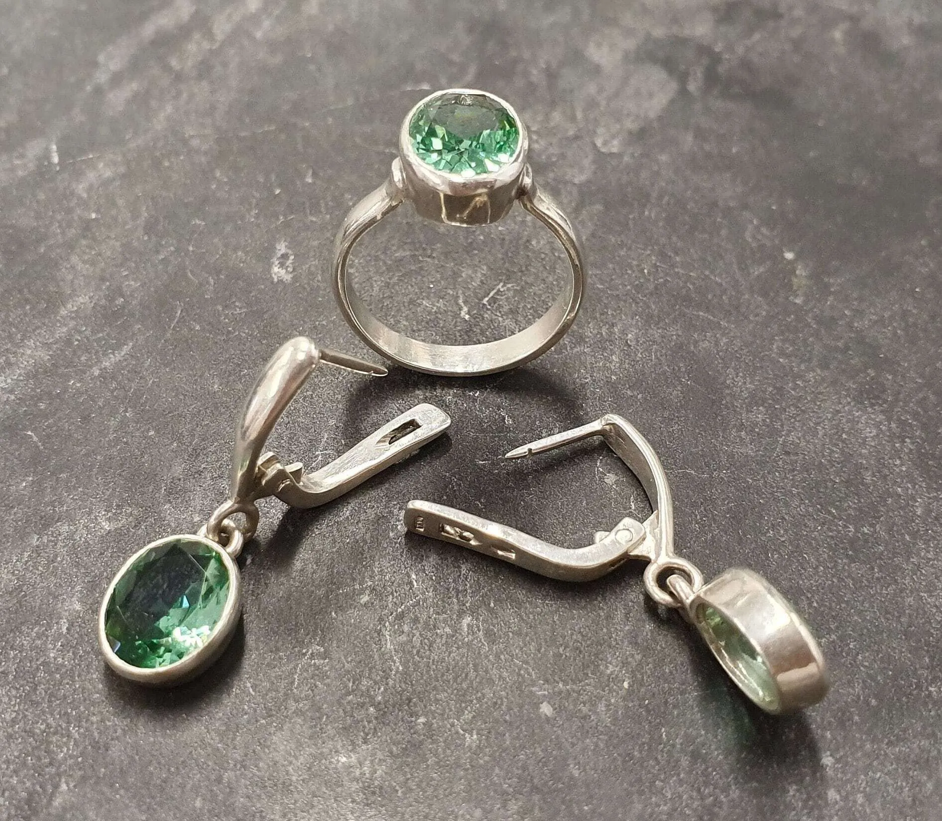 Dangling Mint Green Earrings - Emerald Drop Earrings - Vintage Oval Earrings