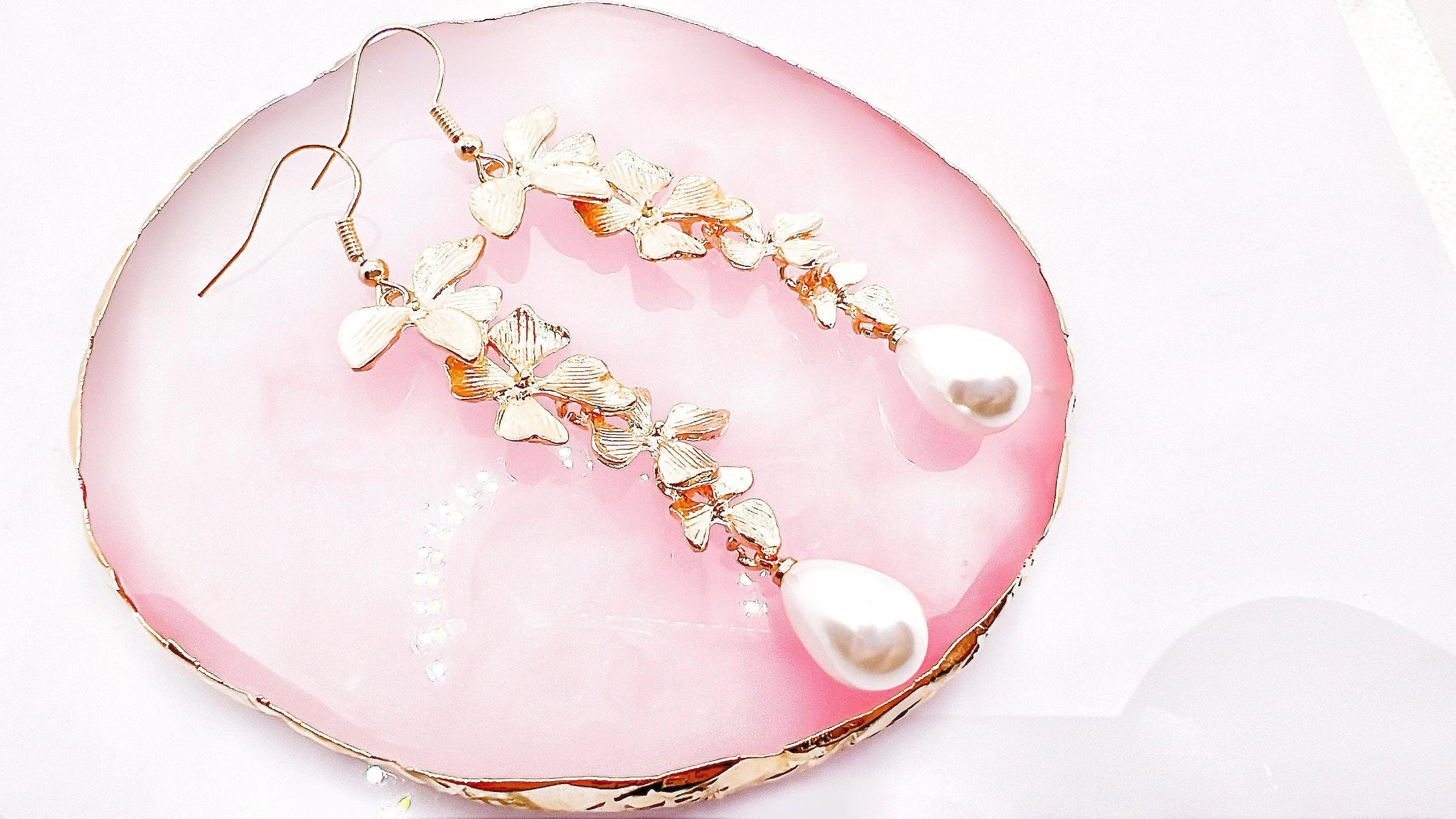 Dogwood Pearl Earrings