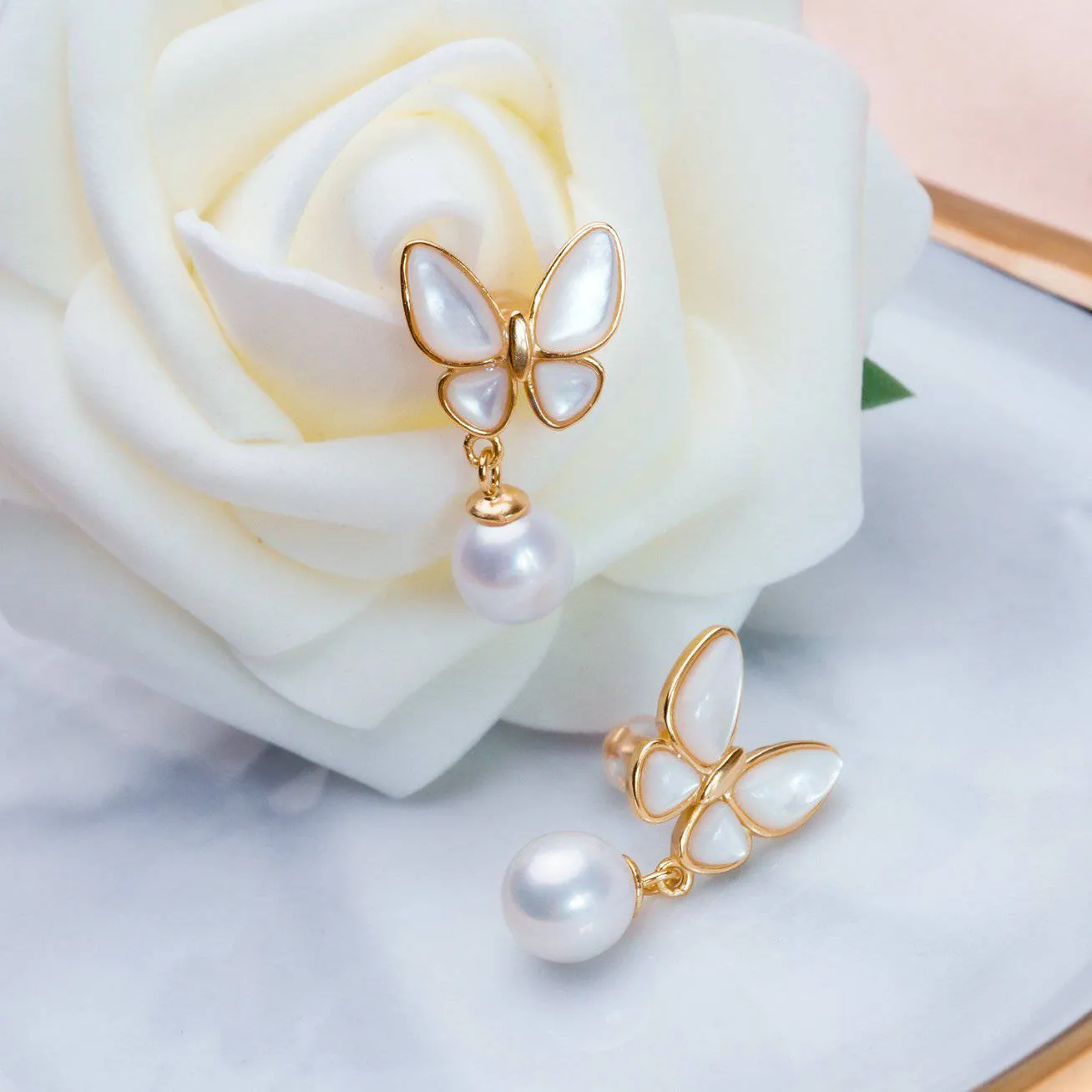 Elegant Freshwater Pearl Earrings WE00100