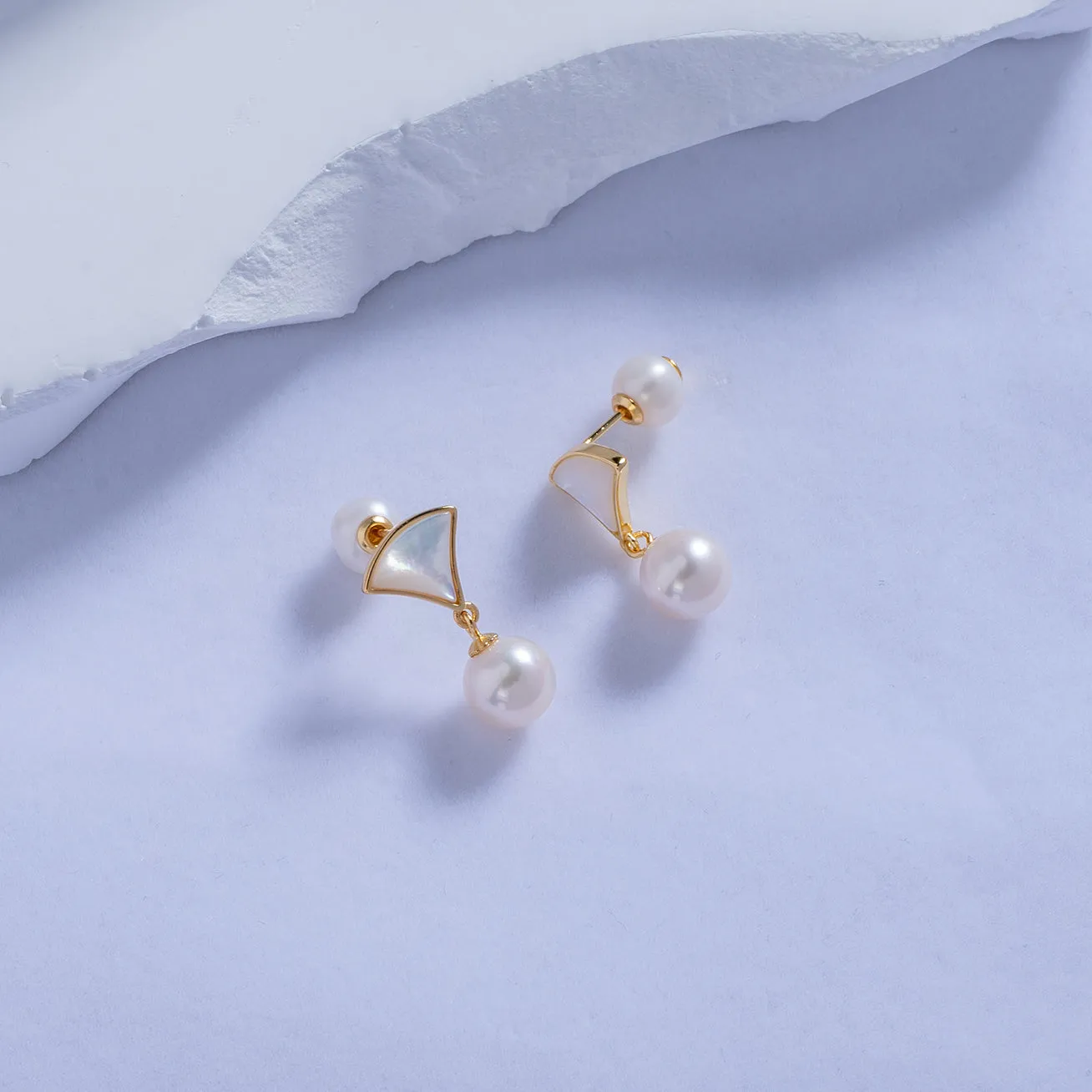 Elegant Freshwater Pearl Earrings WE00569