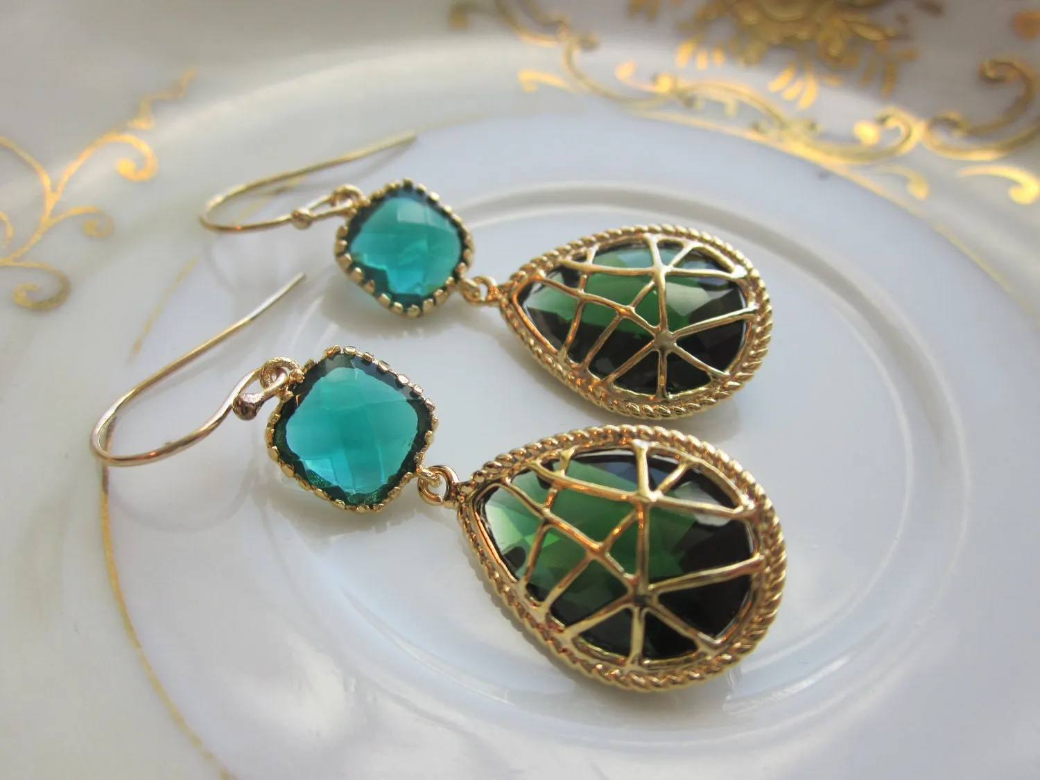 Emerald Green Earrings Gold Twisted Design - Bridesmaid Earrings Wedding Earrings Bridal Earrings