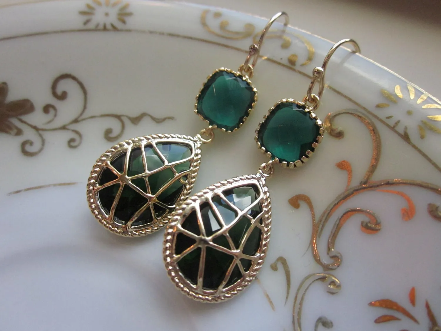 Emerald Green Earrings Gold Twisted Design - Bridesmaid Earrings Wedding Earrings Bridal Earrings