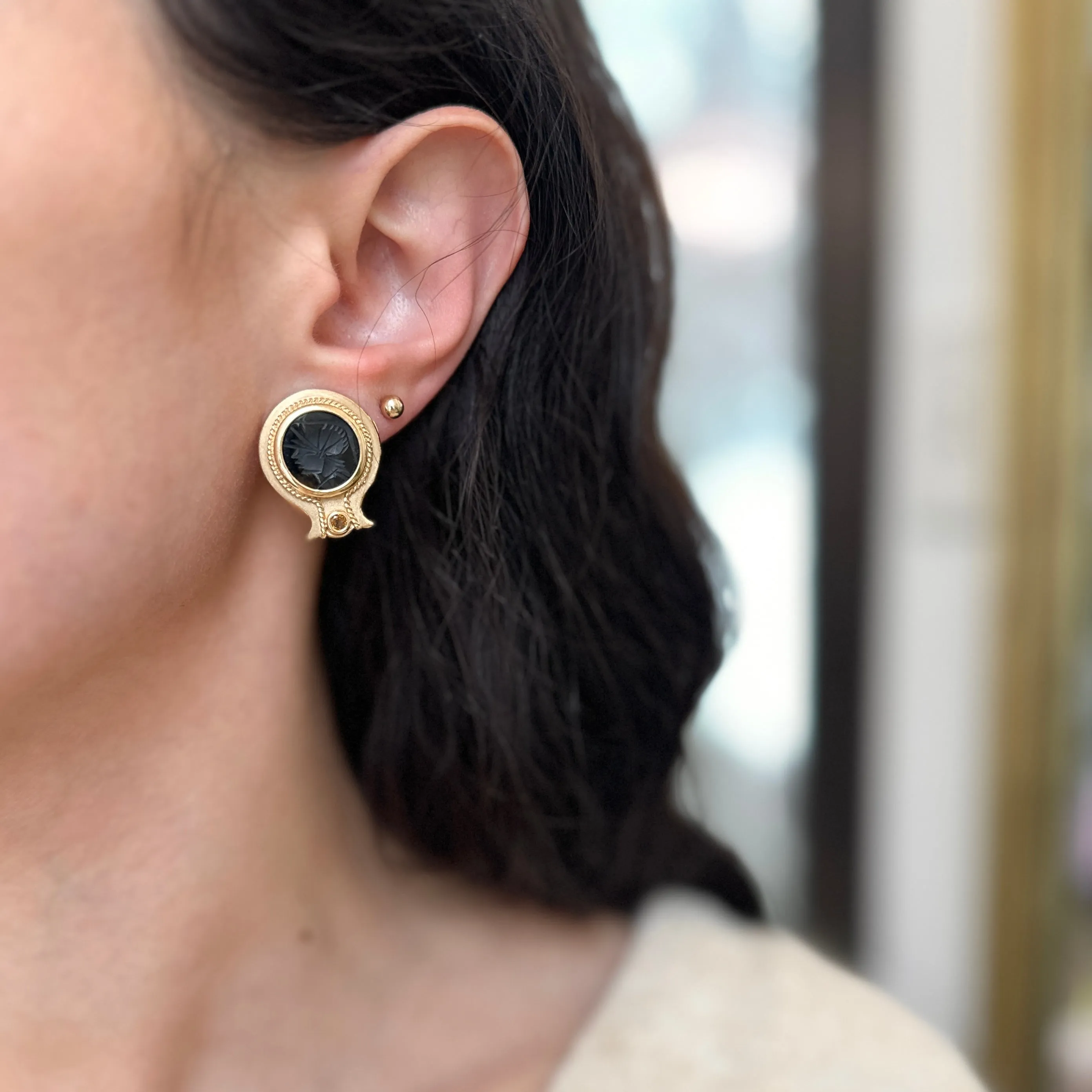 Estate 14KT Yellow Gold Byzantine Black Onyx Intaglio   Citrine Omega Earrings