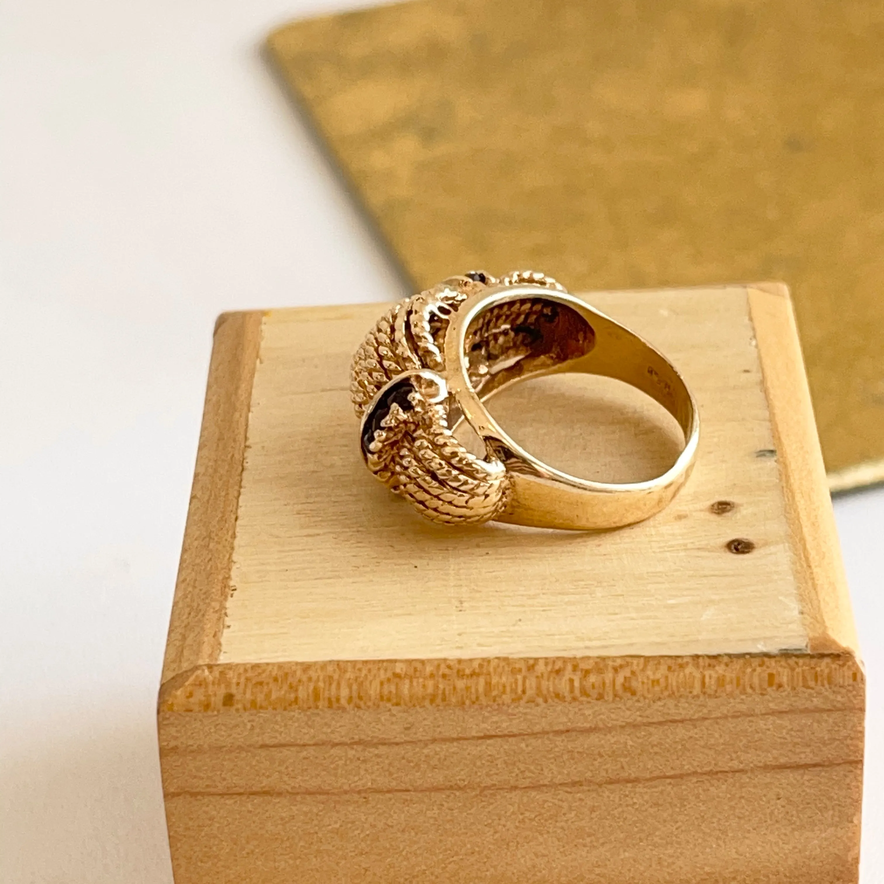 Estate 14KT Yellow Gold Rope Twist Garnet Etruscan Ring
