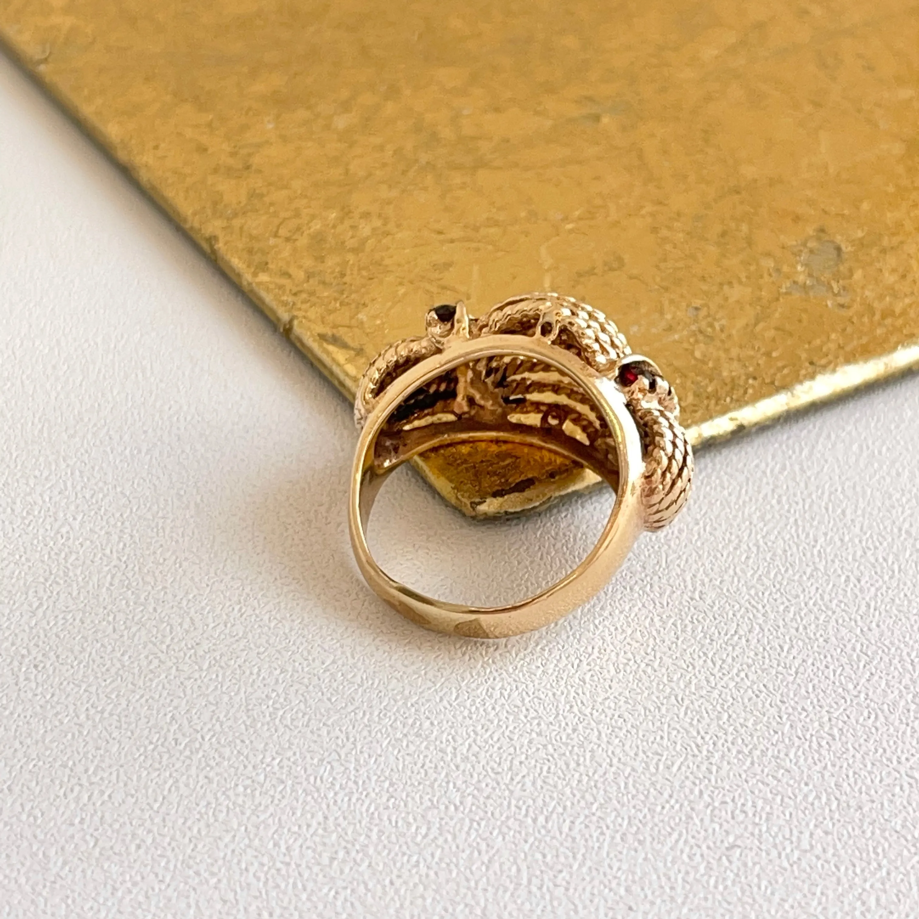 Estate 14KT Yellow Gold Rope Twist Garnet Etruscan Ring