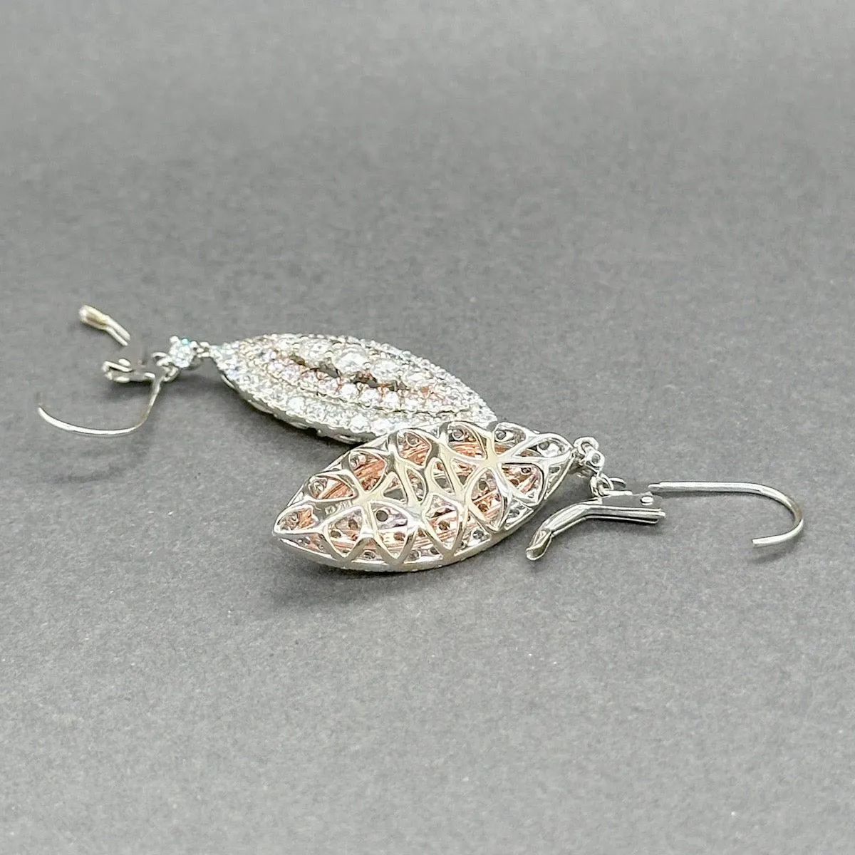 Estate 18K TT Gold 1.47ctw G-J/SI1-2 Diamond Dangle Earrings
