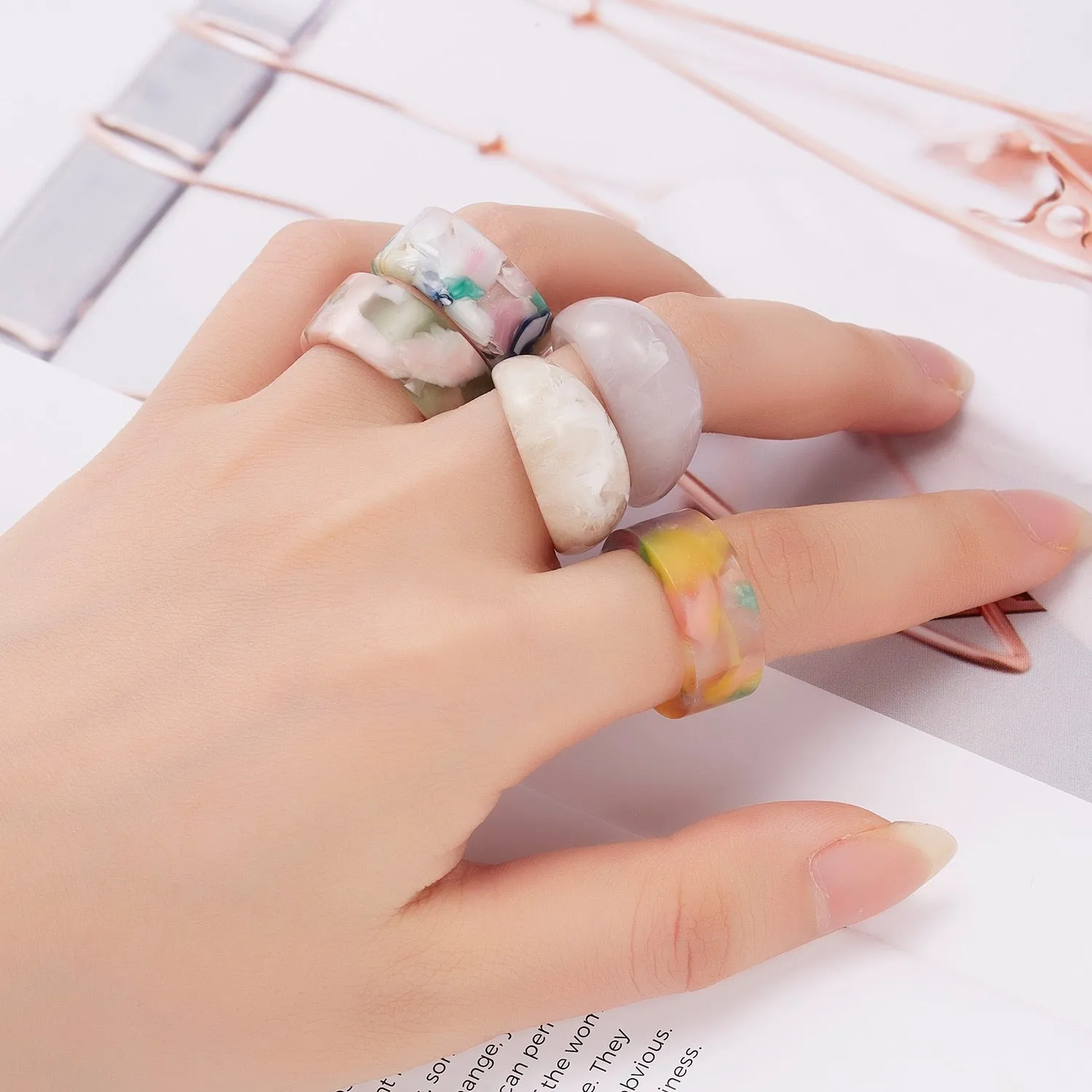 Fashion Colorful Acrylic Resin Geometric Round Transparent Rings Set