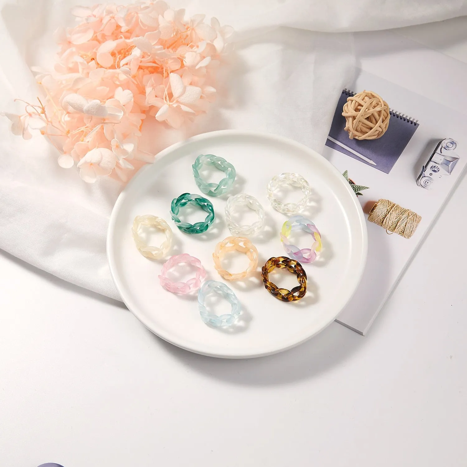 Fashion Colorful Acrylic Resin Geometric Round Transparent Rings Set