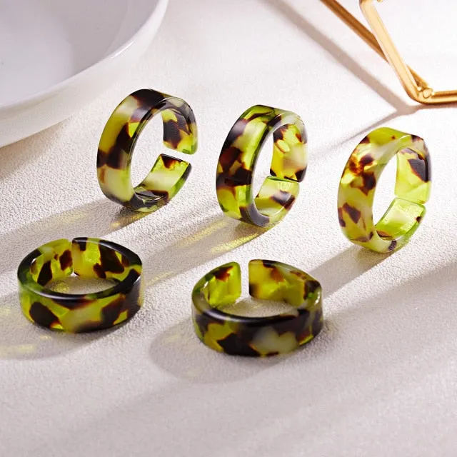 Fashion Colorful Acrylic Resin Geometric Round Transparent Rings Set